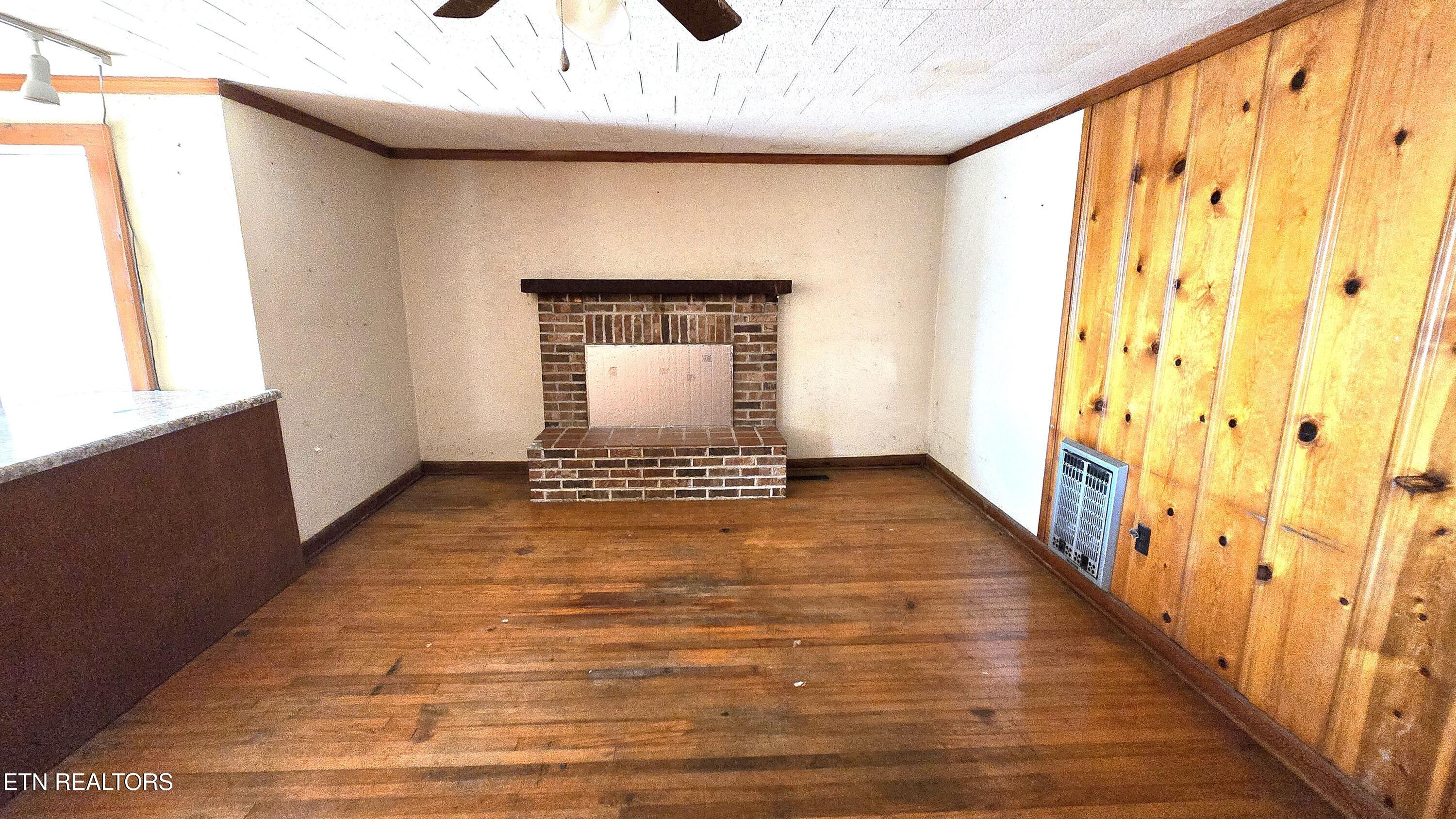 2150 Pinecrest Circle Lenoir City TN 37772