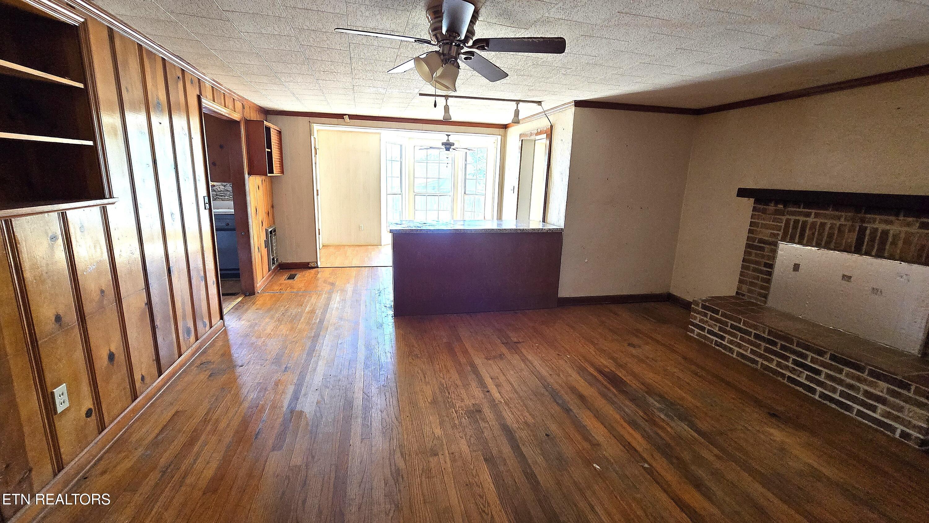 2150 Pinecrest Circle Lenoir City TN 37772