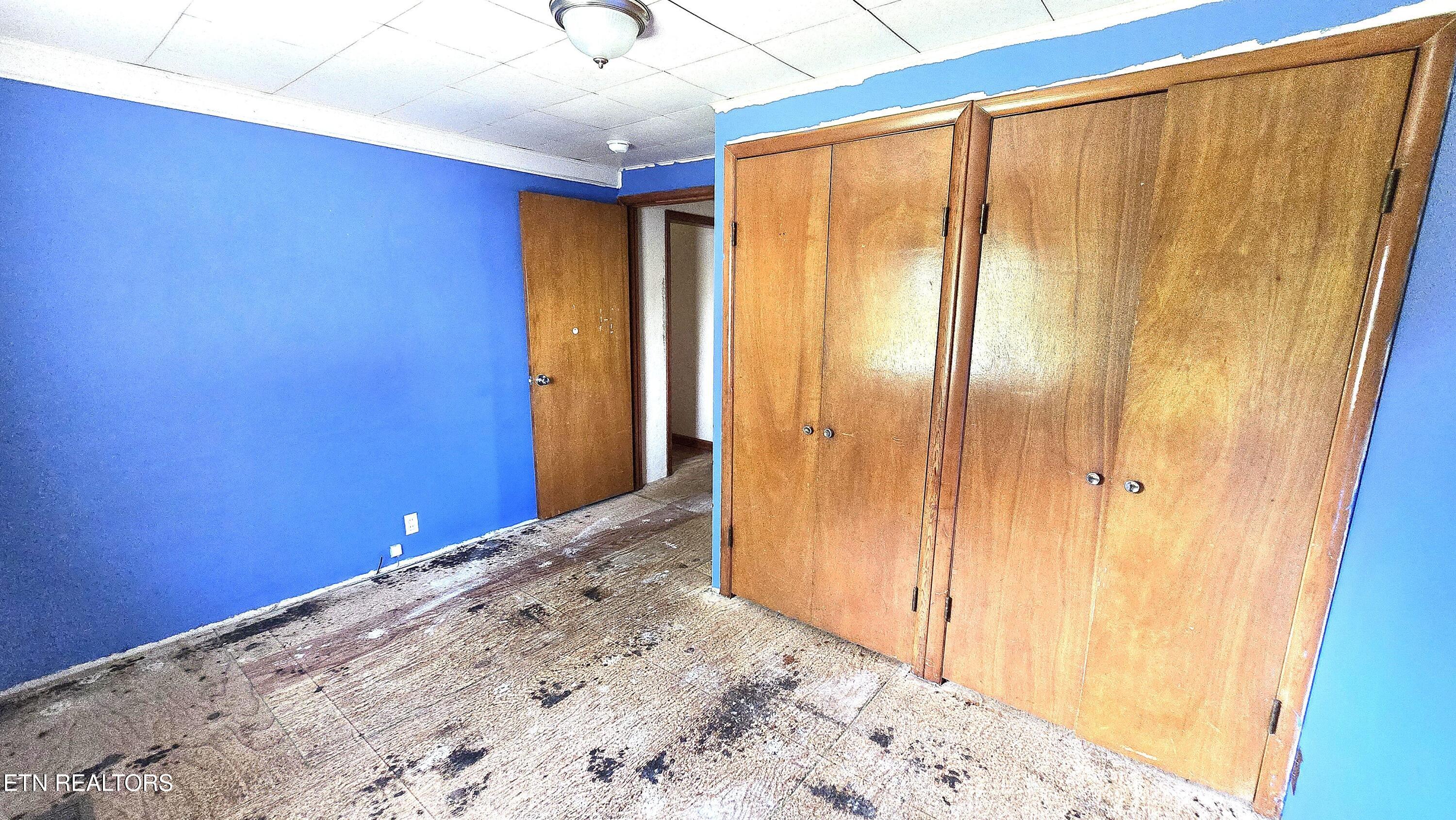2150 Pinecrest Circle Lenoir City TN 37772