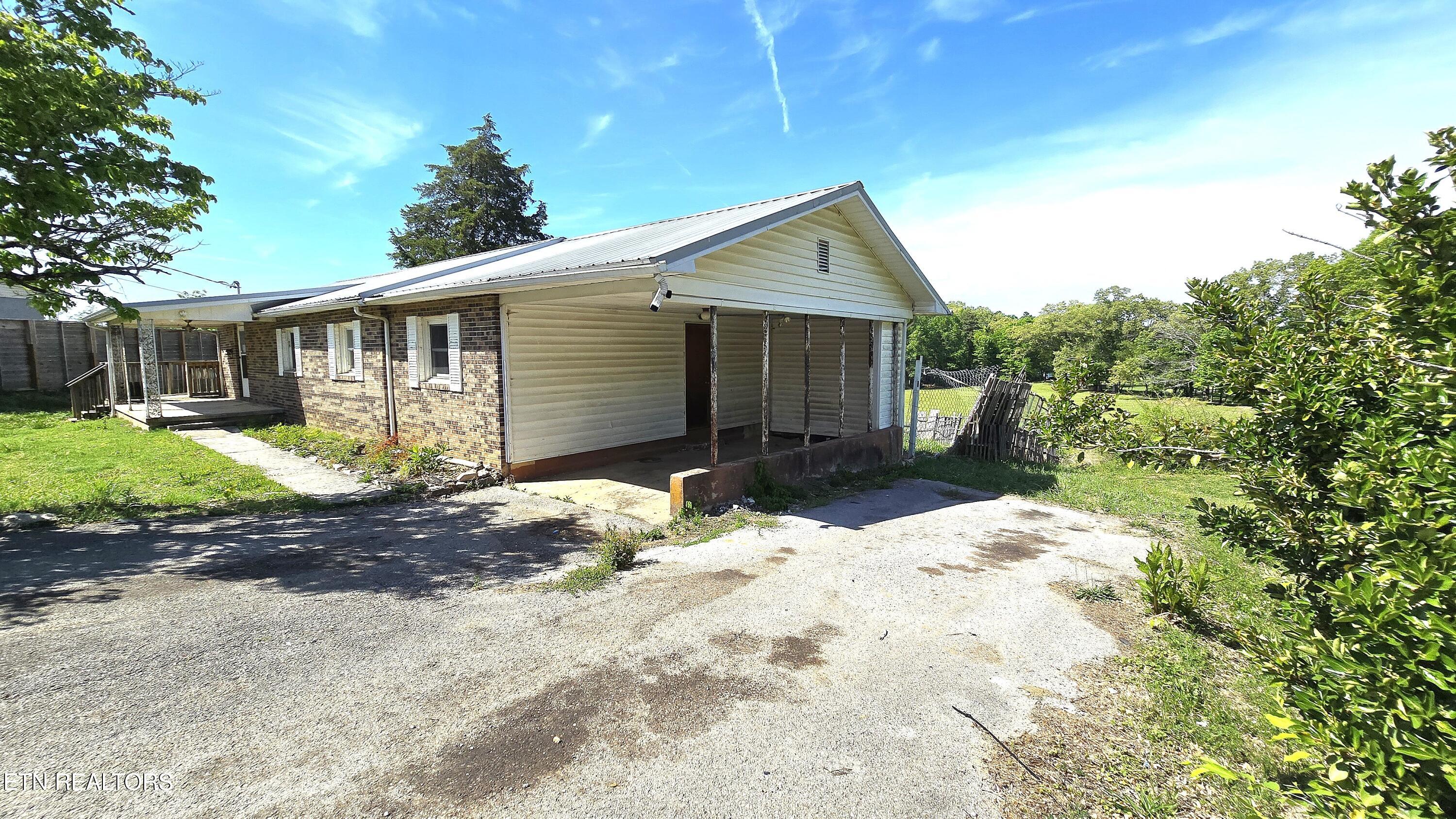 2150 Pinecrest Circle Lenoir City TN 37772
