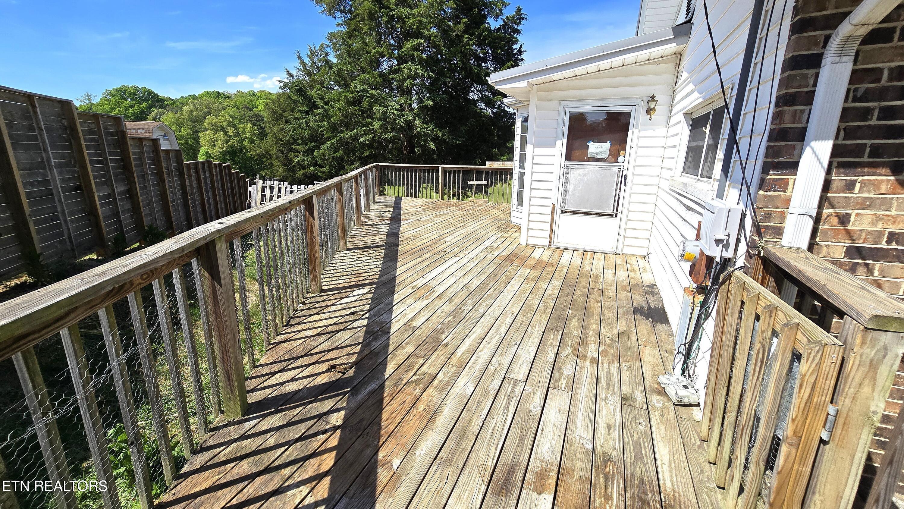 2150 Pinecrest Circle Lenoir City TN 37772