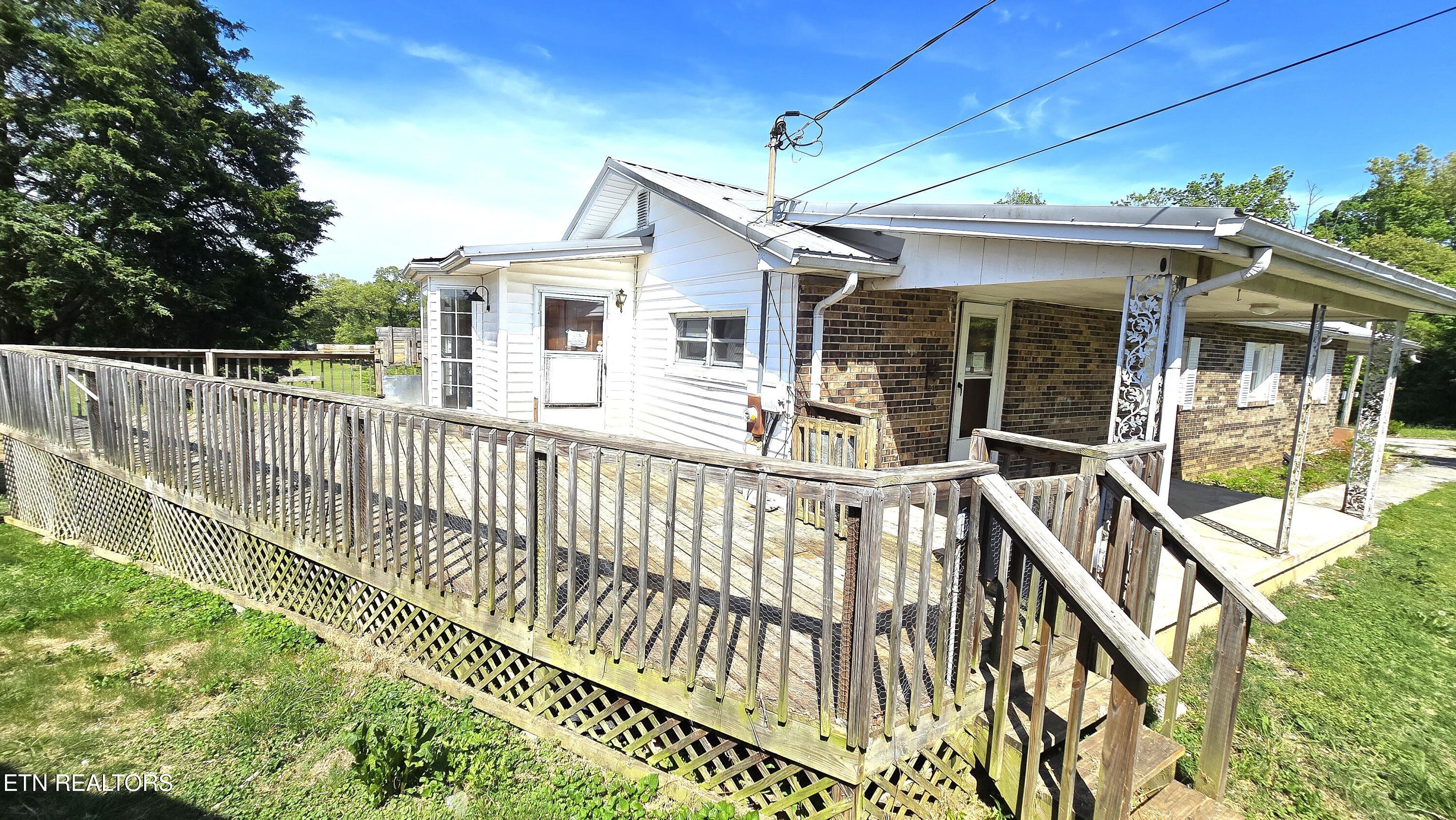 2150 Pinecrest Circle Lenoir City TN 37772