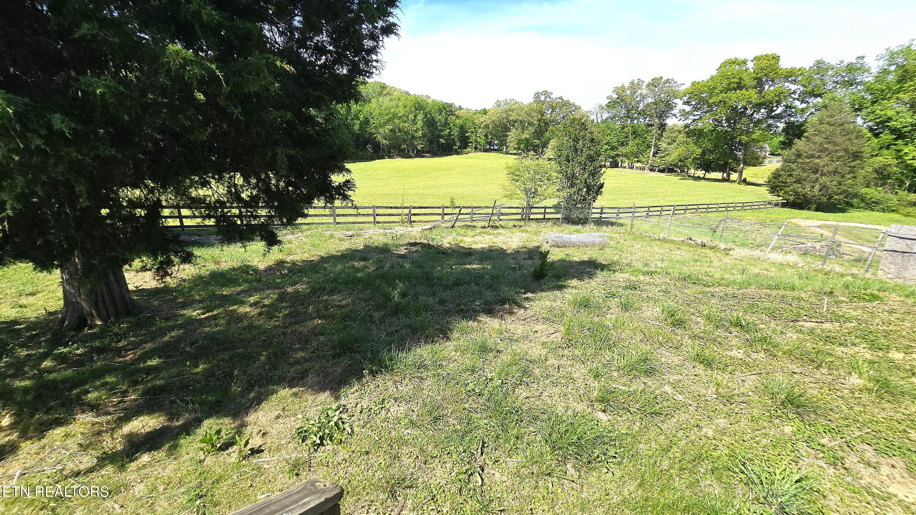 2150 Pinecrest Circle Lenoir City TN 37772