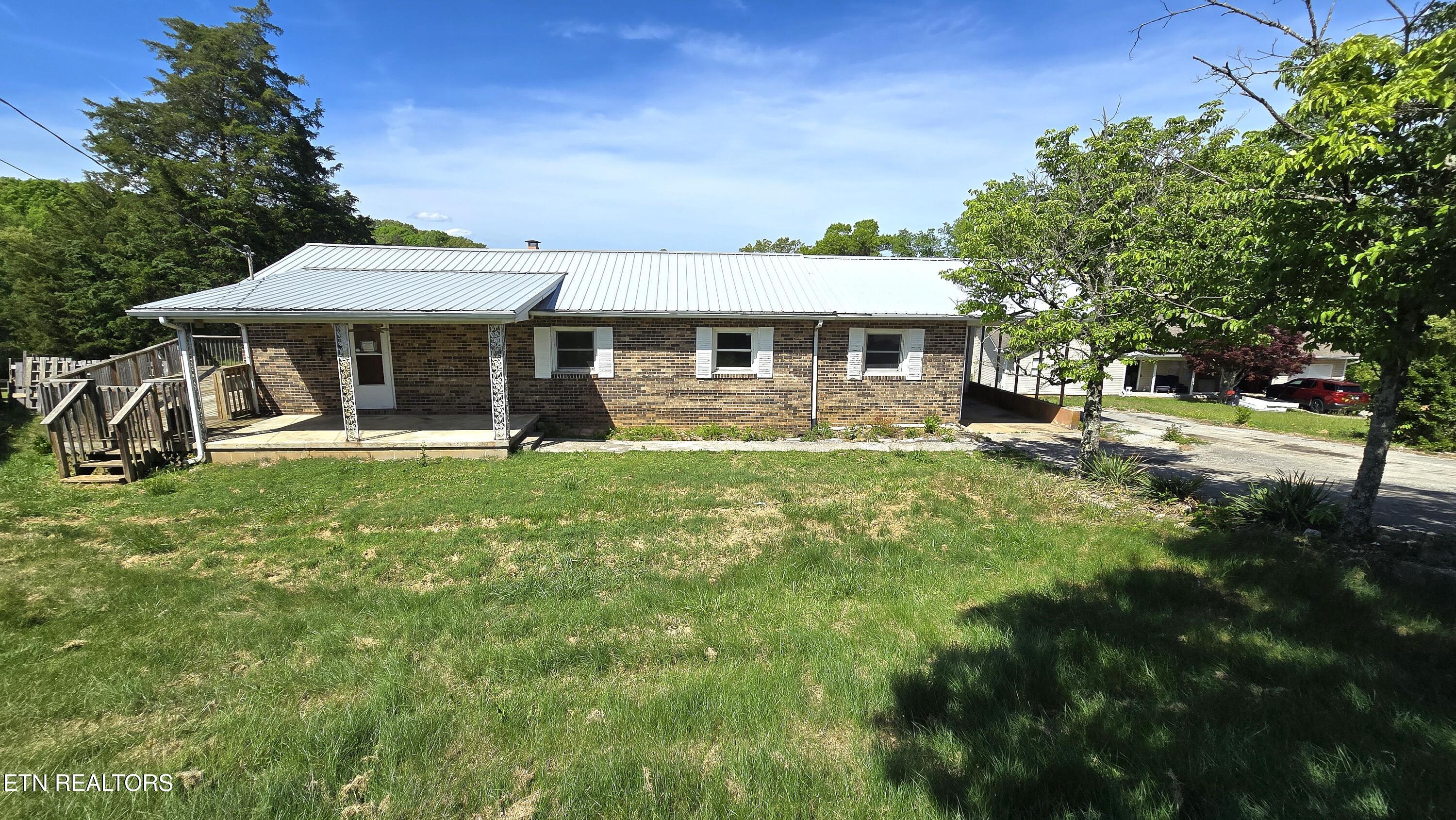 2150 Pinecrest Circle Lenoir City TN 37772