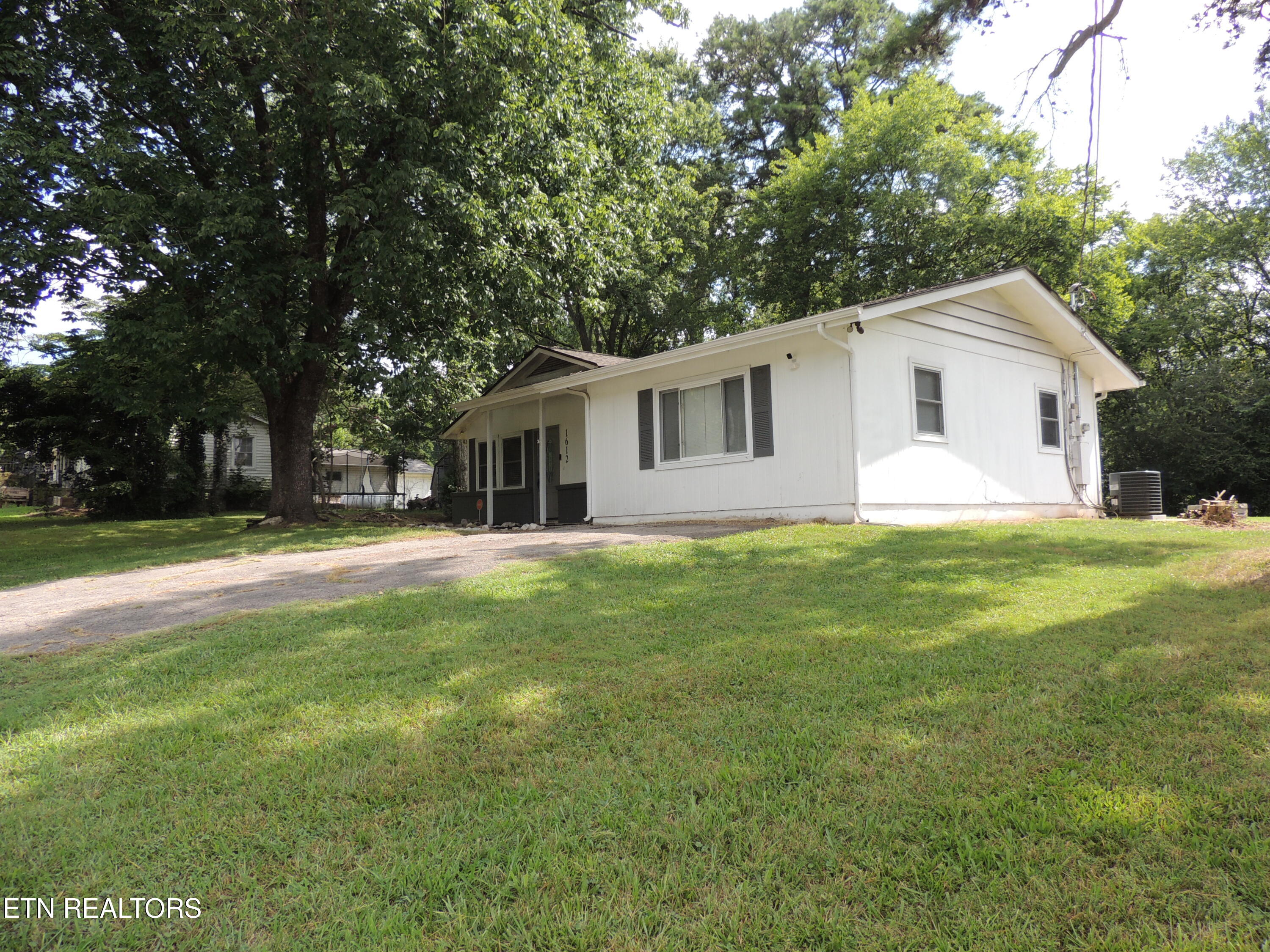 1612 Bradshaw Garden Road Knoxville TN 37912