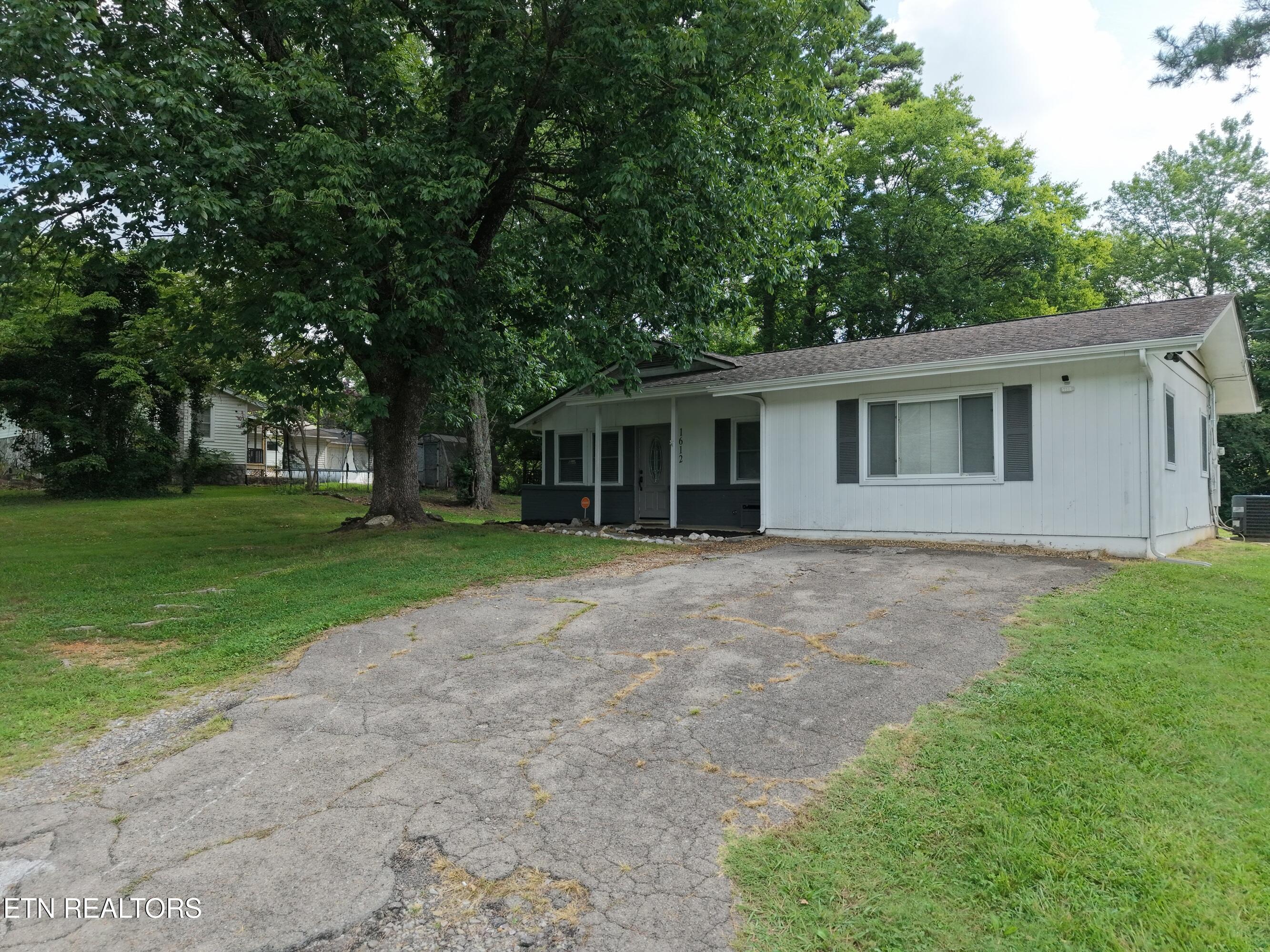 1612 Bradshaw Garden Road Knoxville TN 37912