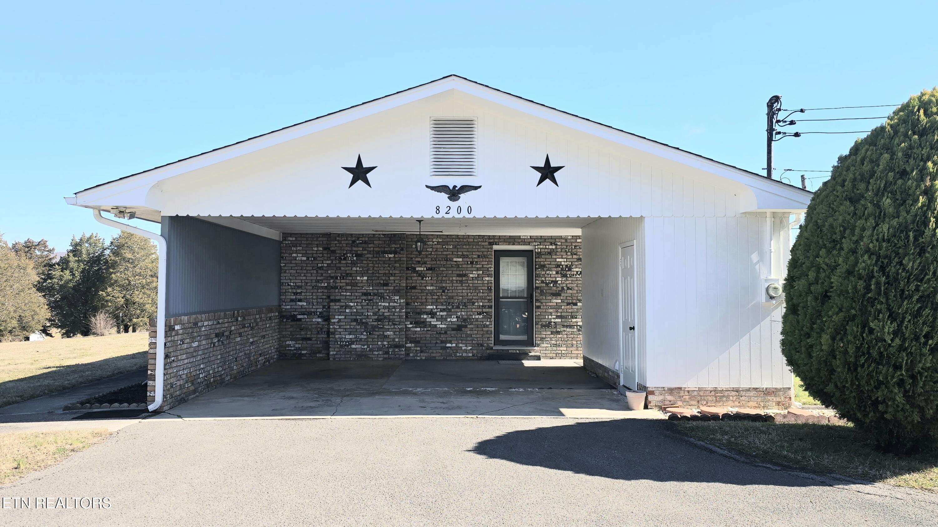 8200 Tazewell Pike Corryton TN 37721