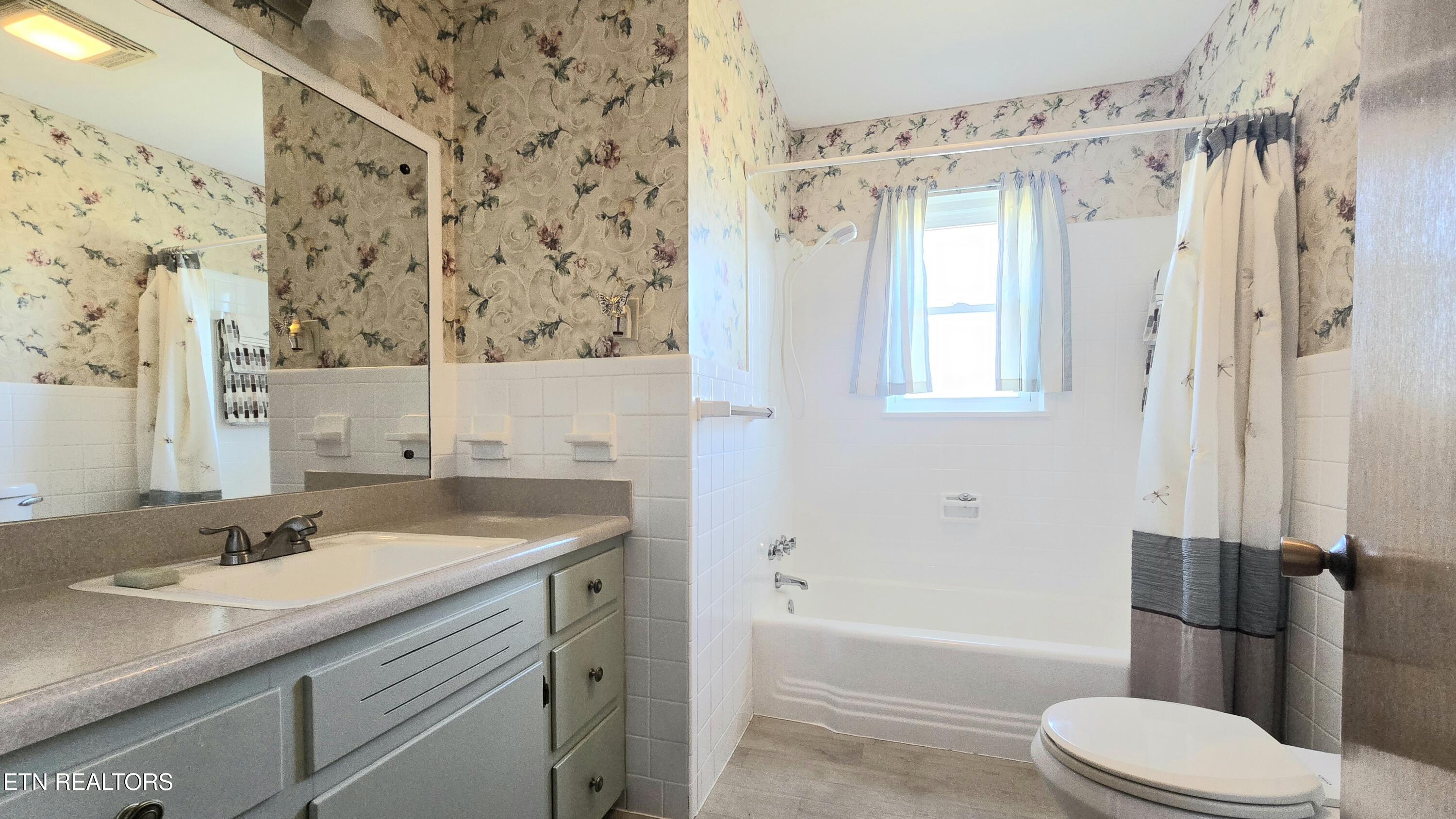8200 Tazewell Pike Corryton TN 37721