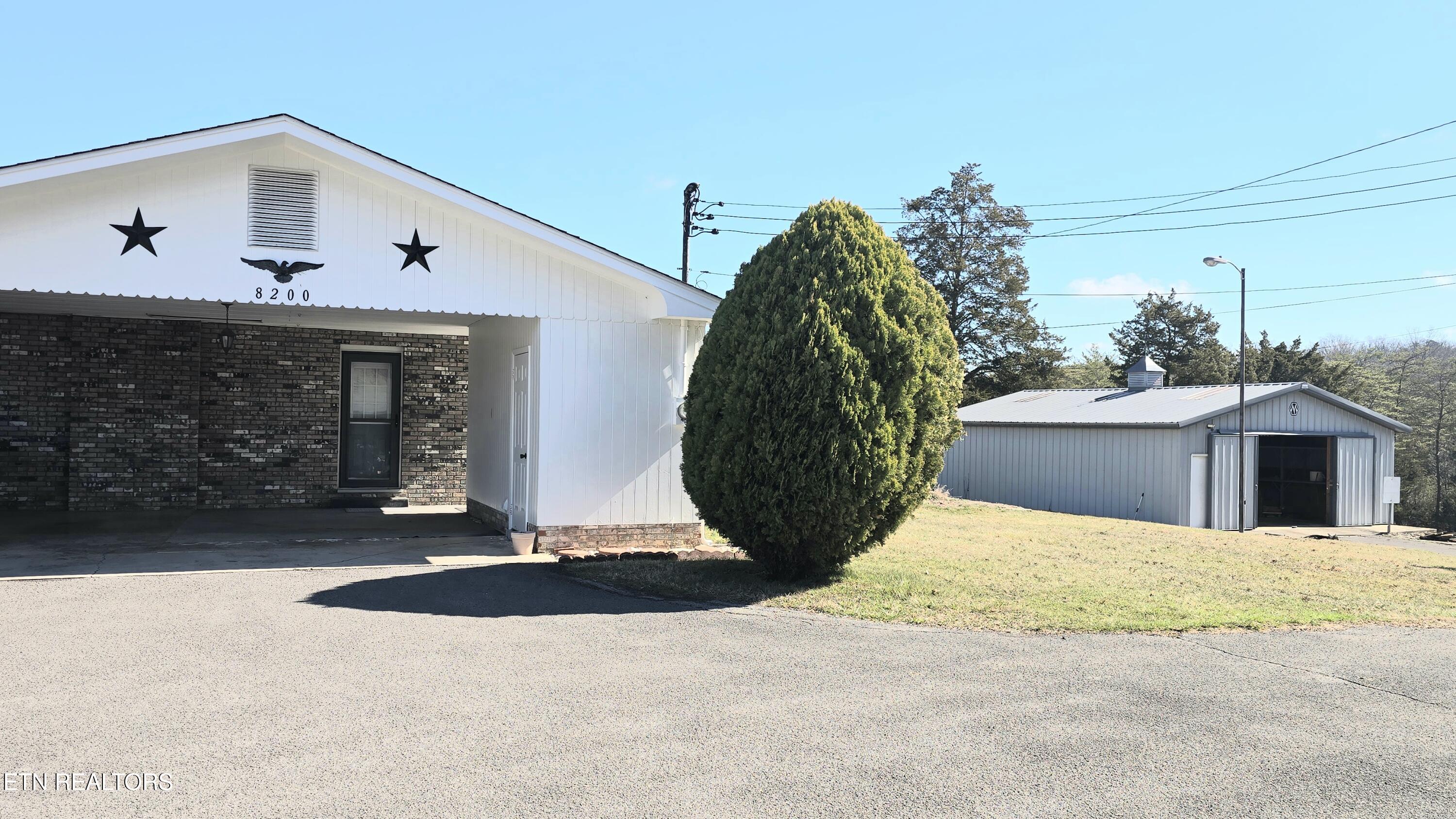8200 Tazewell Pike Corryton TN 37721