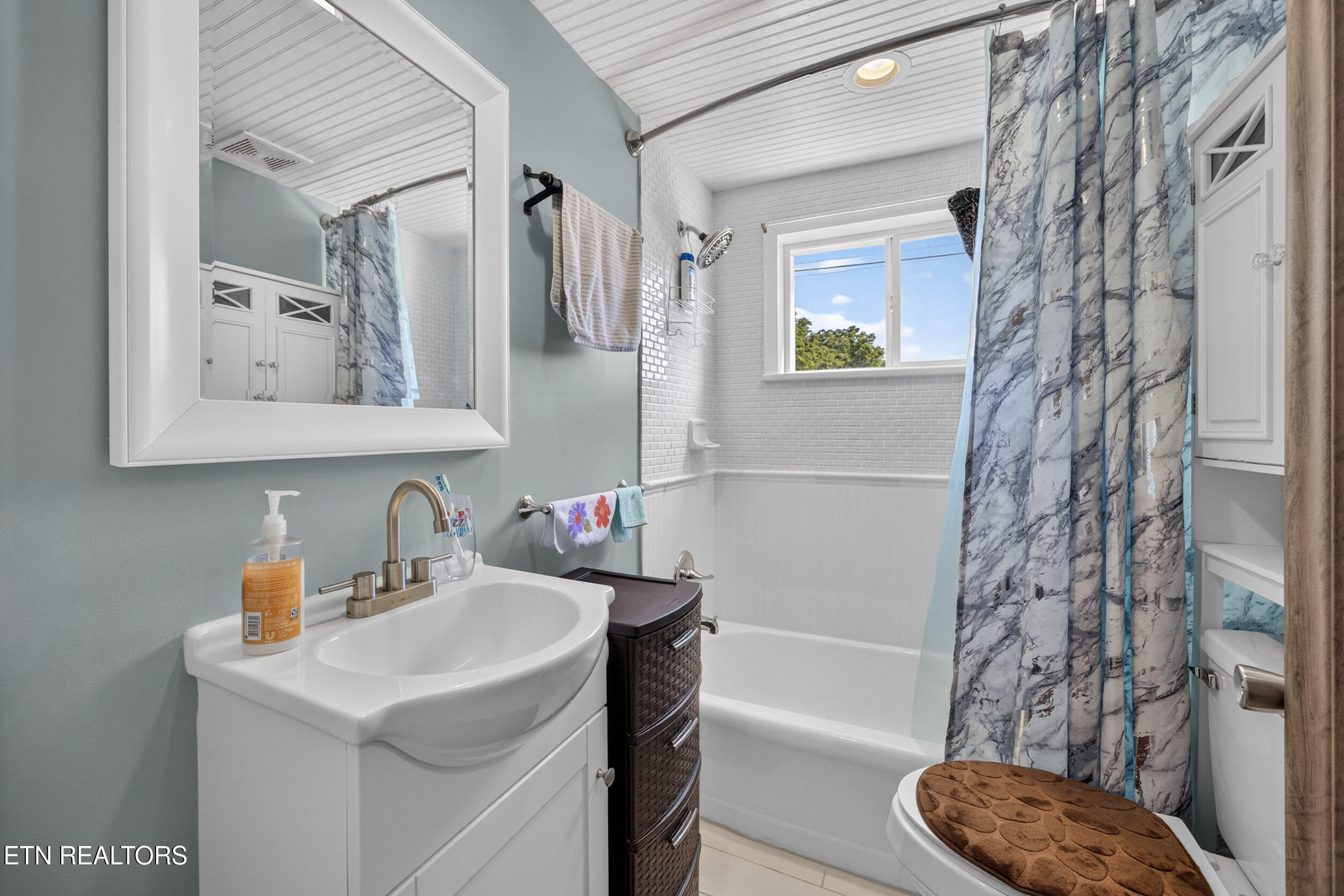 74 Farmer Road Crossville TN 38571