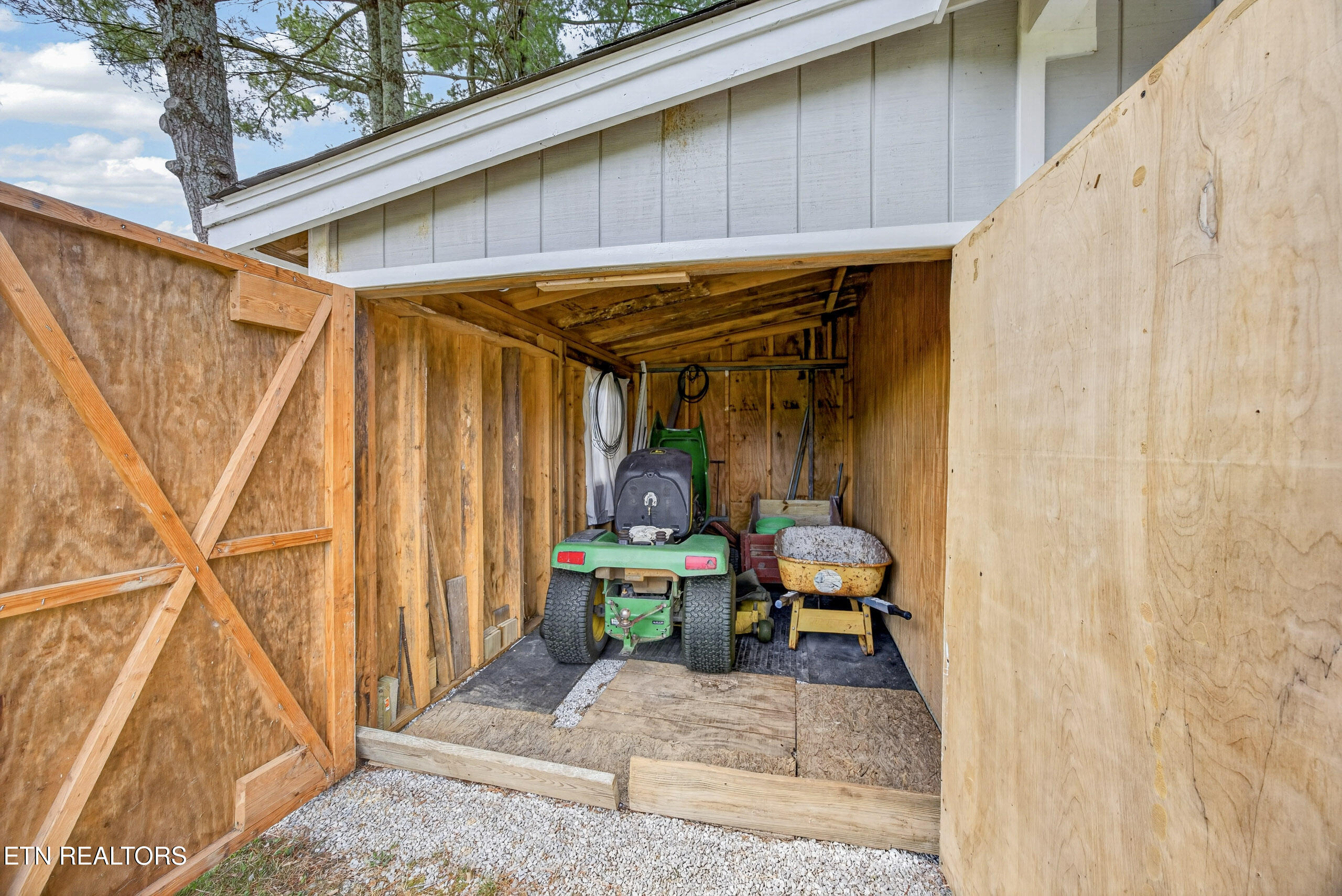 74 Farmer Road Crossville TN 38571