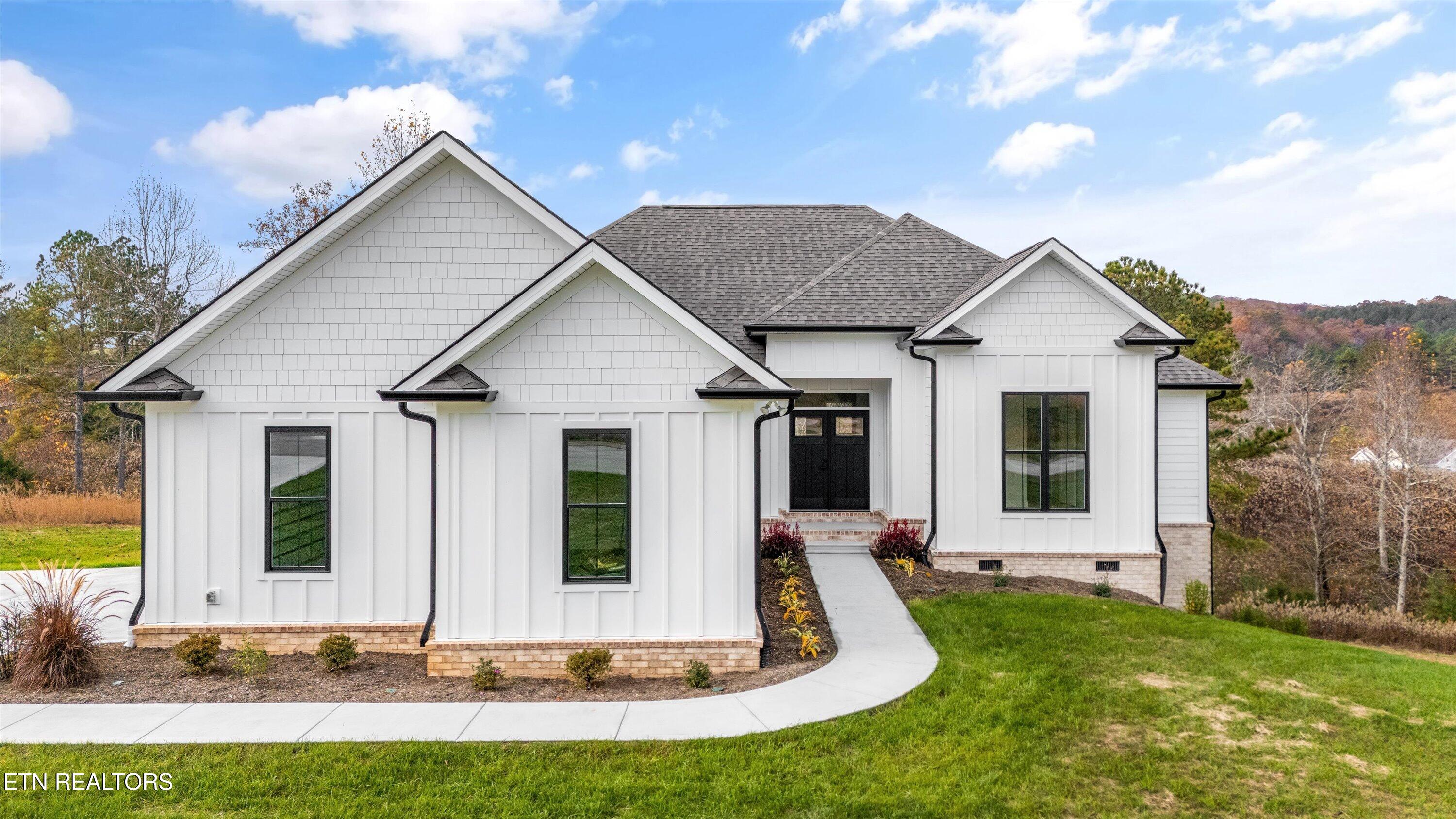 717 Twin Lakes Drive Loudon TN 37774