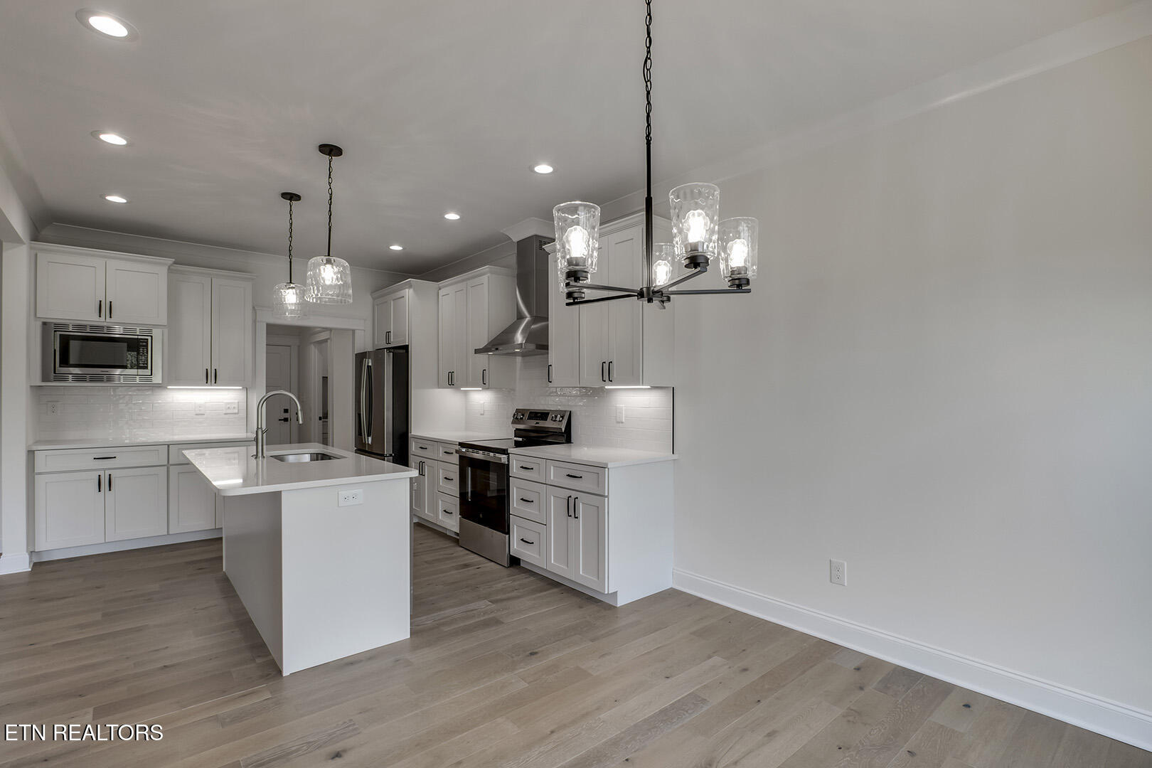 717 Twin Lakes Drive Loudon TN 37774