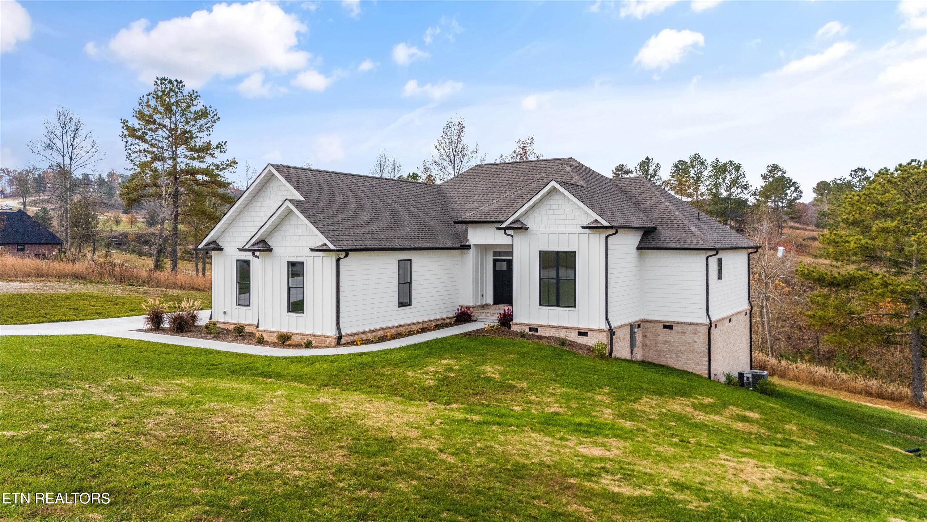 717 Twin Lakes Drive Loudon TN 37774