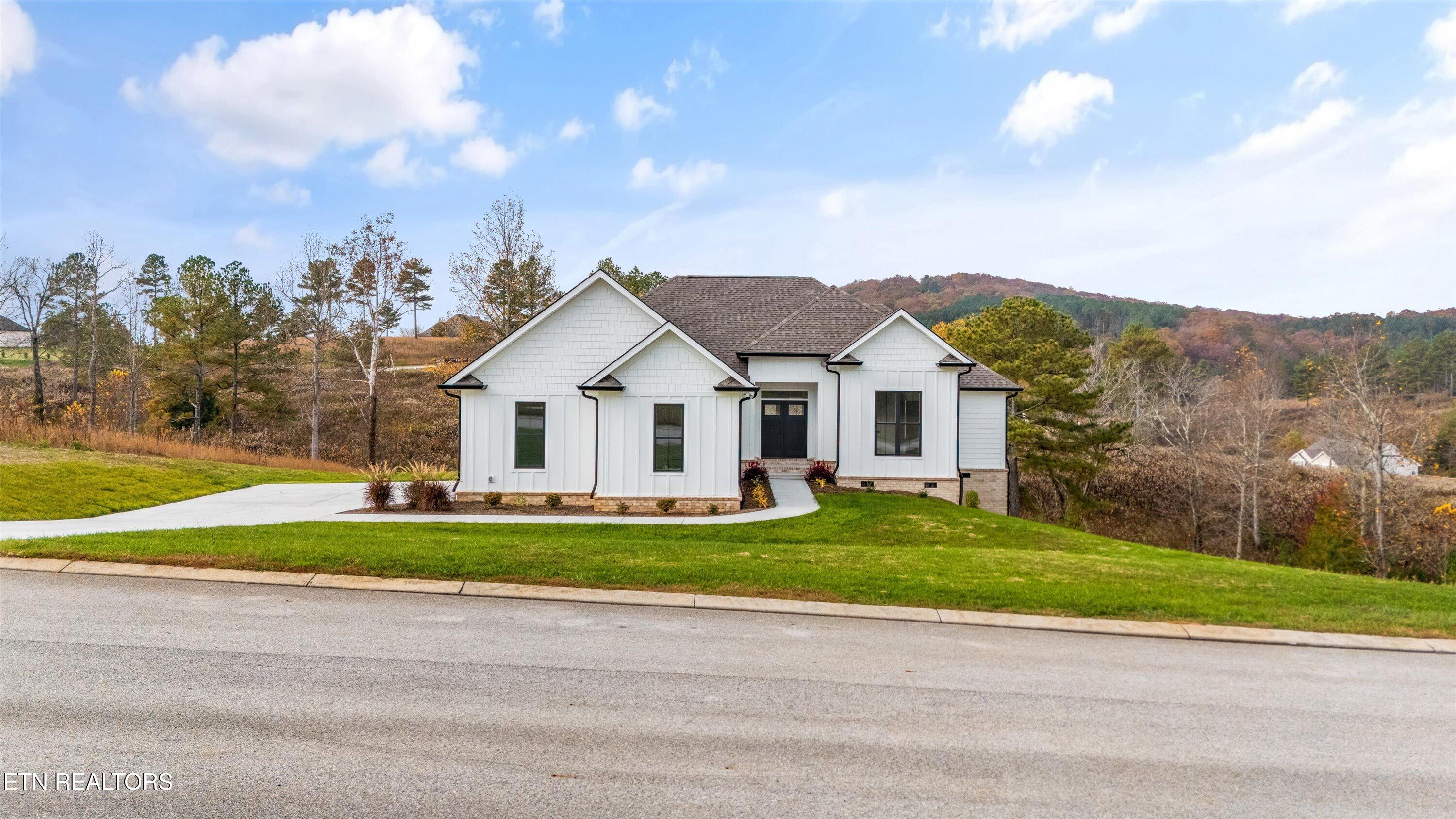 717 Twin Lakes Drive Loudon TN 37774