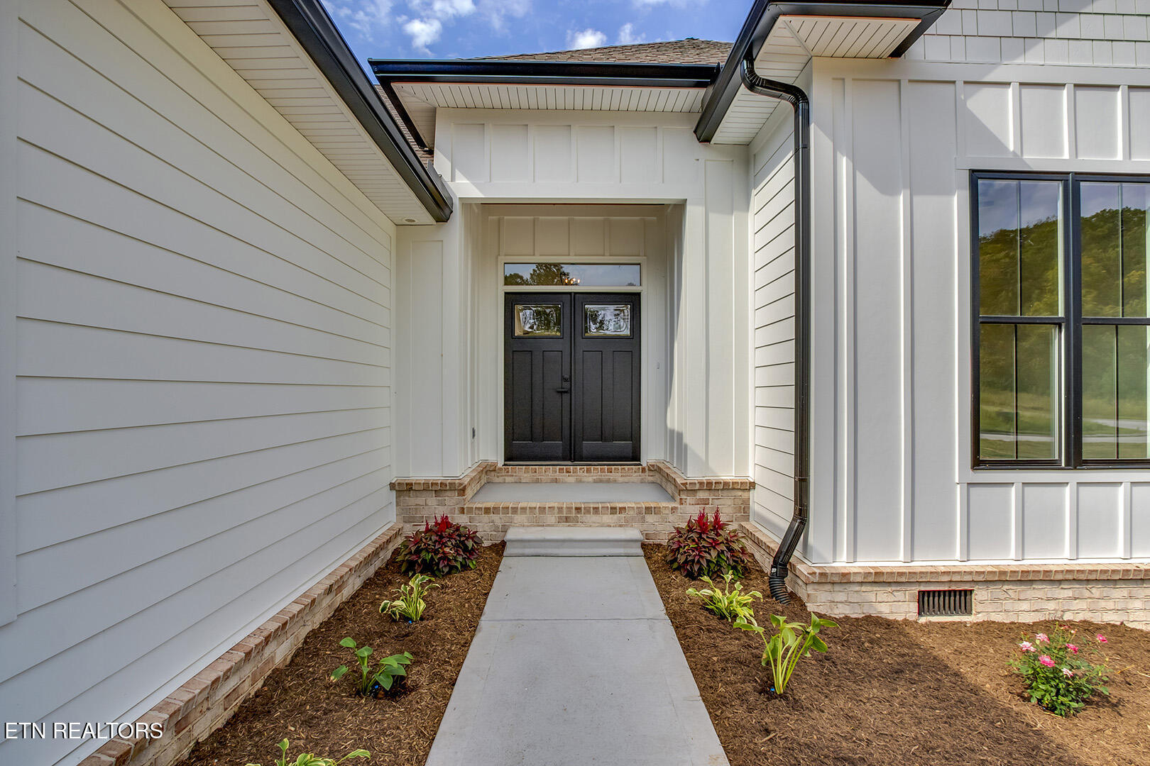 717 Twin Lakes Drive Loudon TN 37774