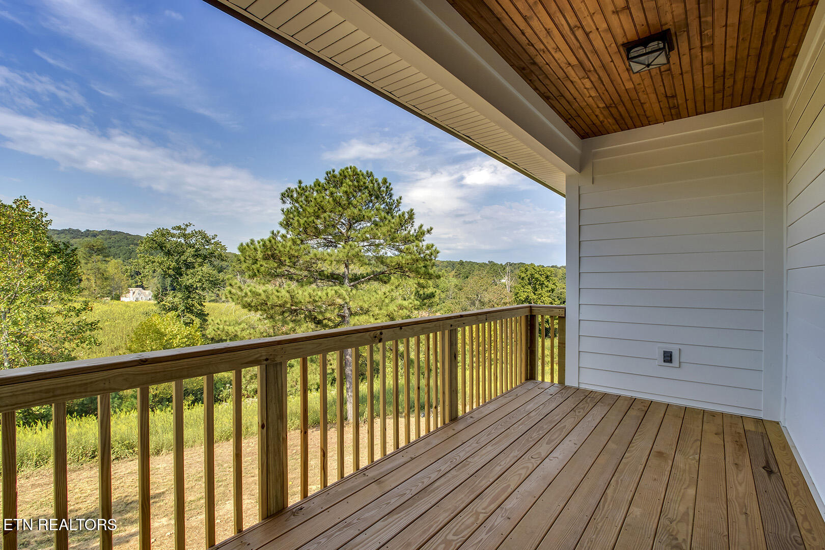 717 Twin Lakes Drive Loudon TN 37774