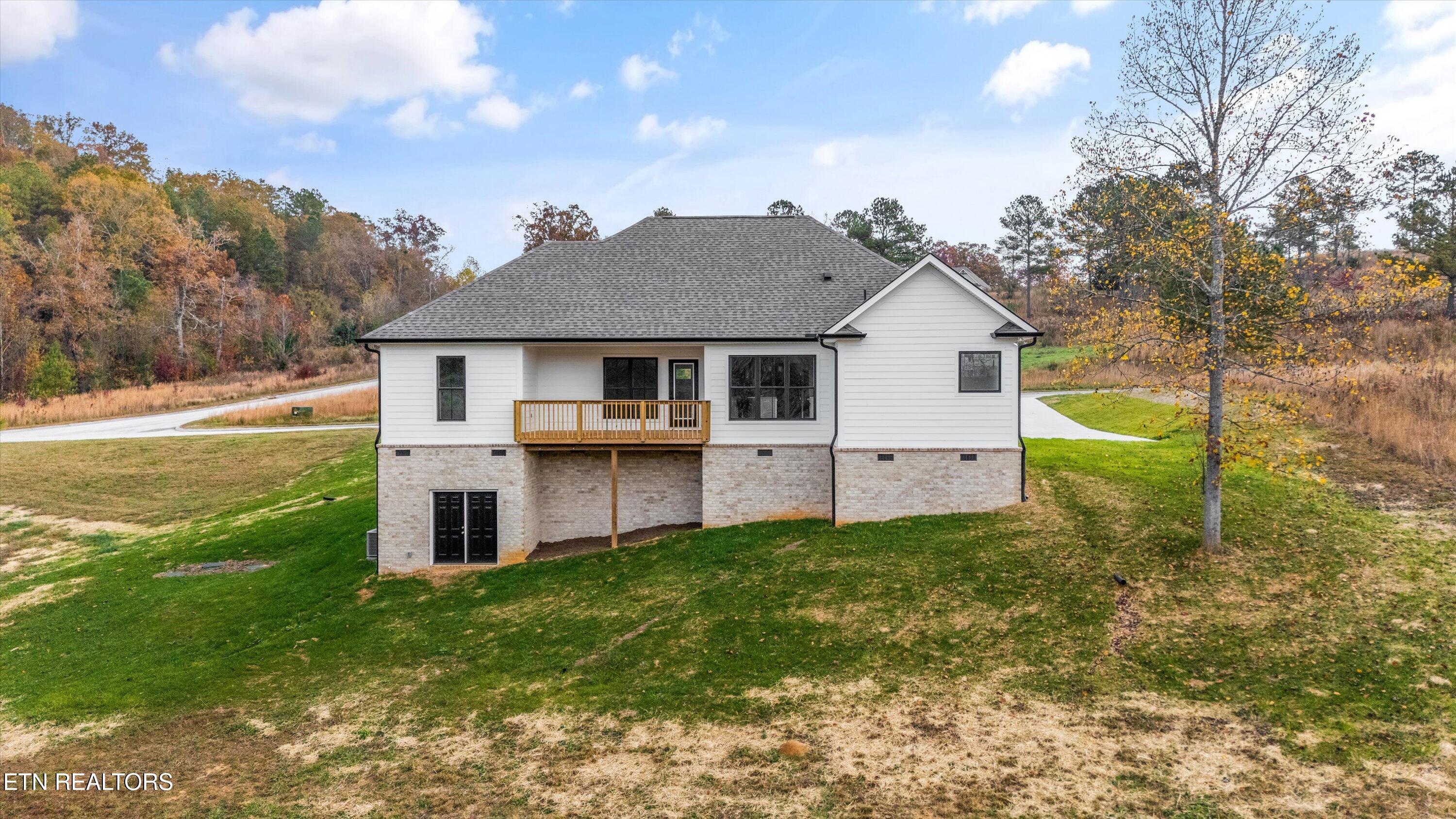 717 Twin Lakes Drive Loudon TN 37774