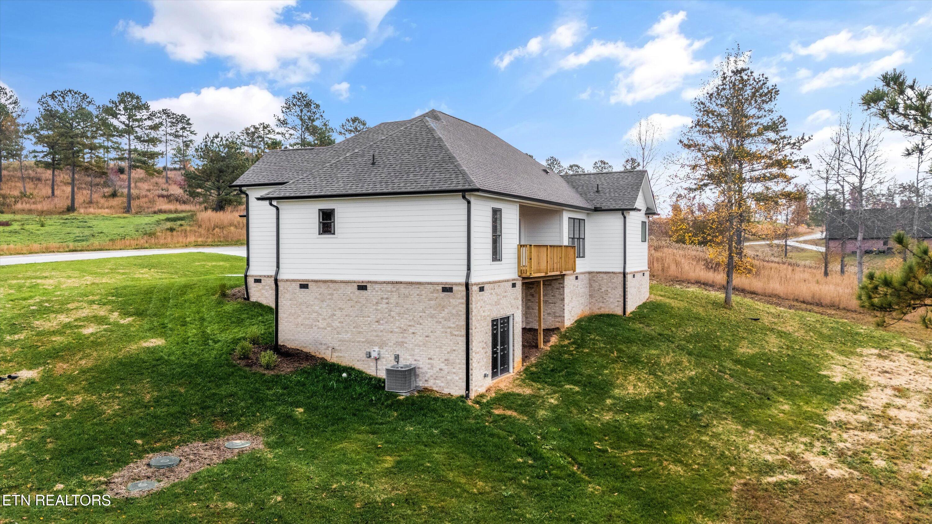 717 Twin Lakes Drive Loudon TN 37774