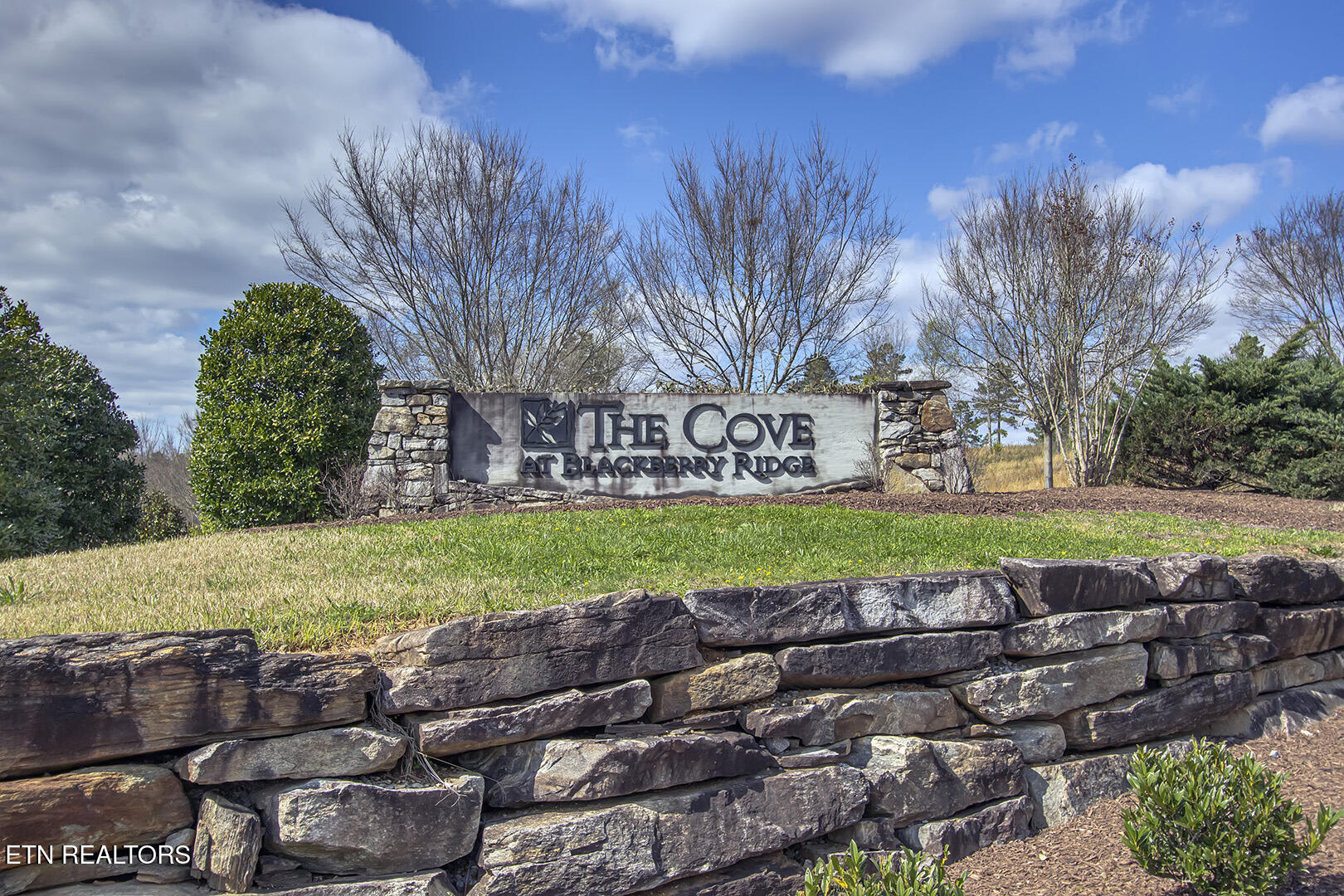 717 Twin Lakes Drive Loudon TN 37774