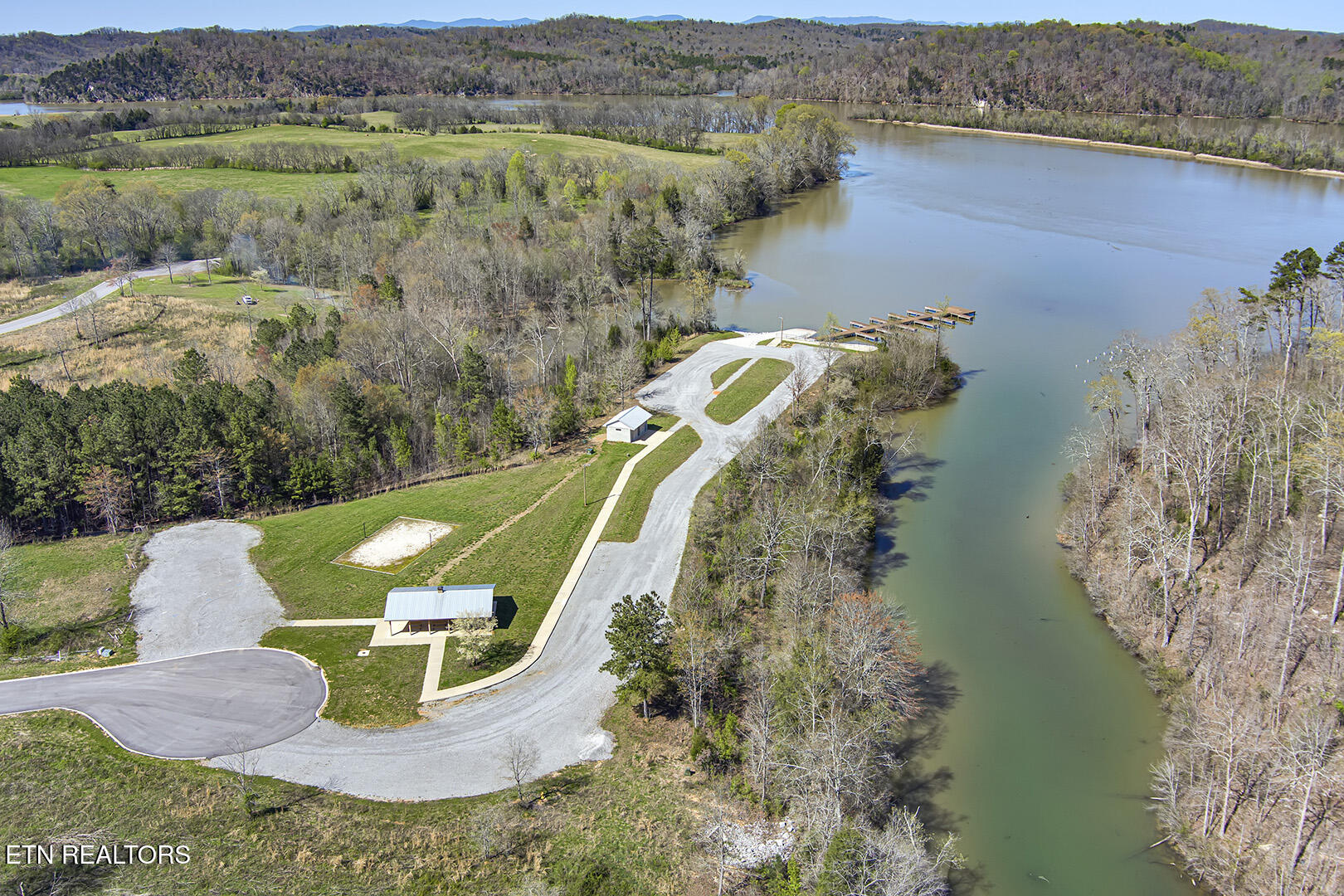 717 Twin Lakes Drive Loudon TN 37774