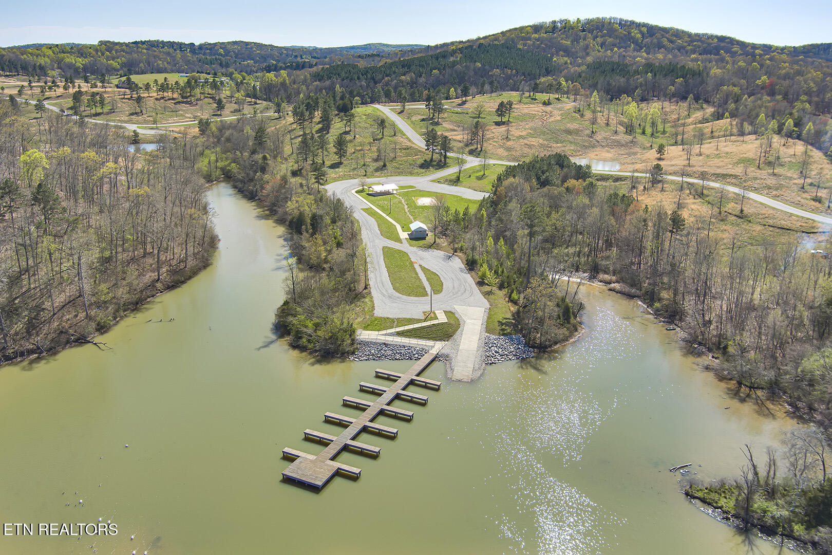 717 Twin Lakes Drive Loudon TN 37774