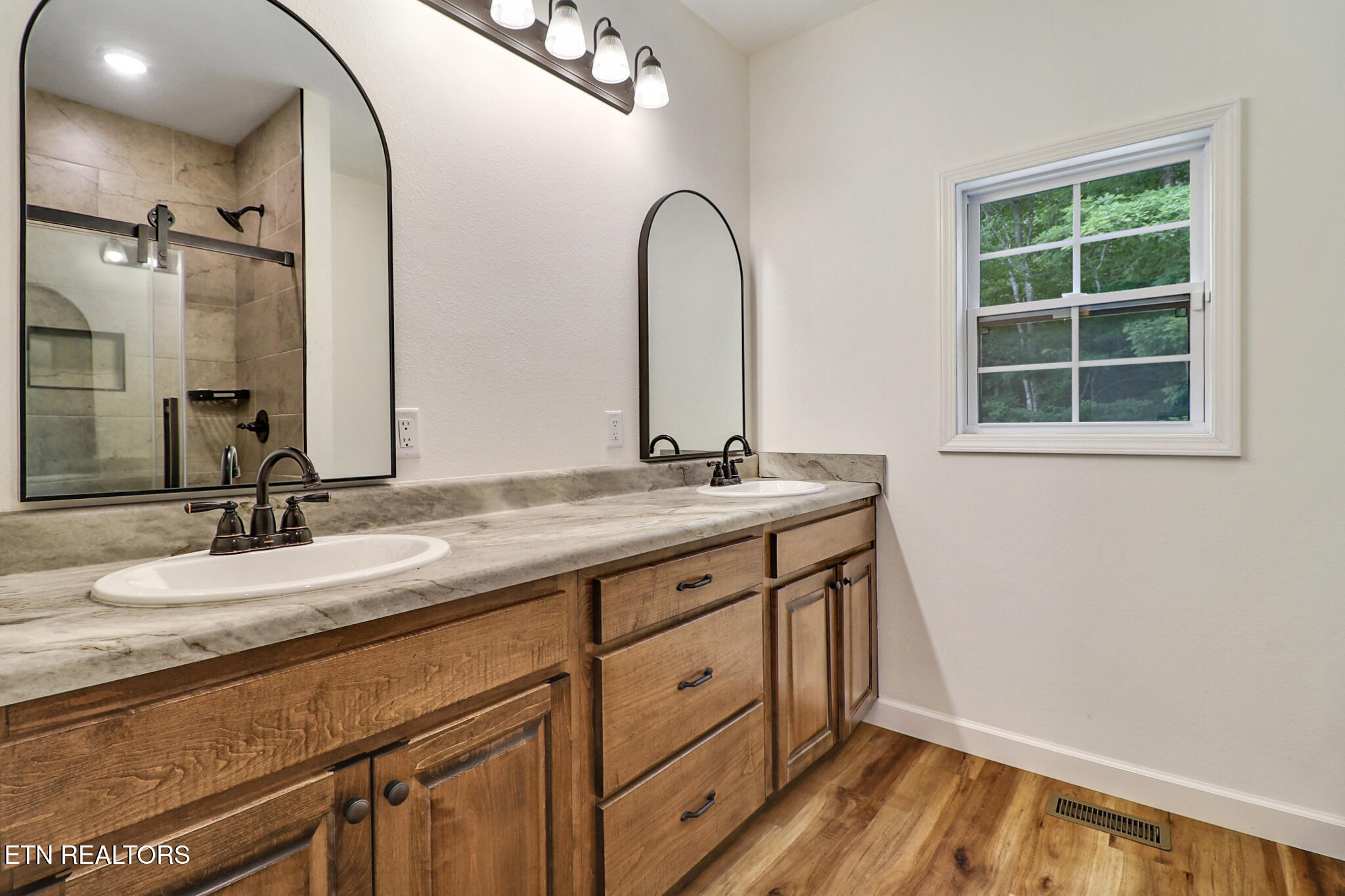 528 St Anthony Drive Jamestown TN 38556