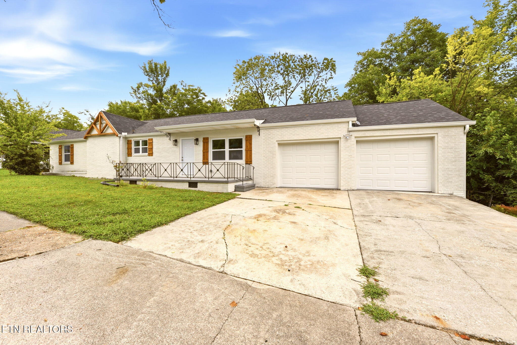 2406 E Glenwood Avenue Knoxville TN 37917