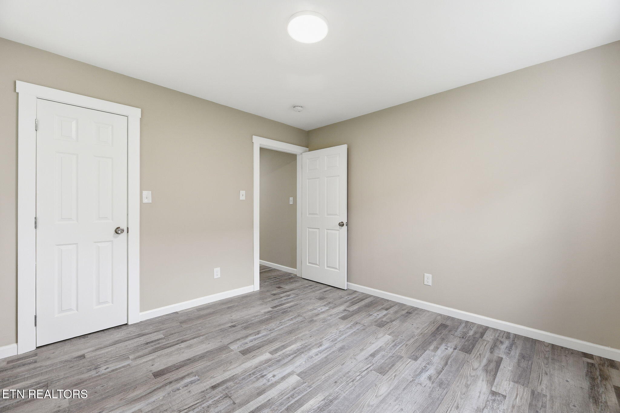 2406 E Glenwood Avenue Knoxville TN 37917