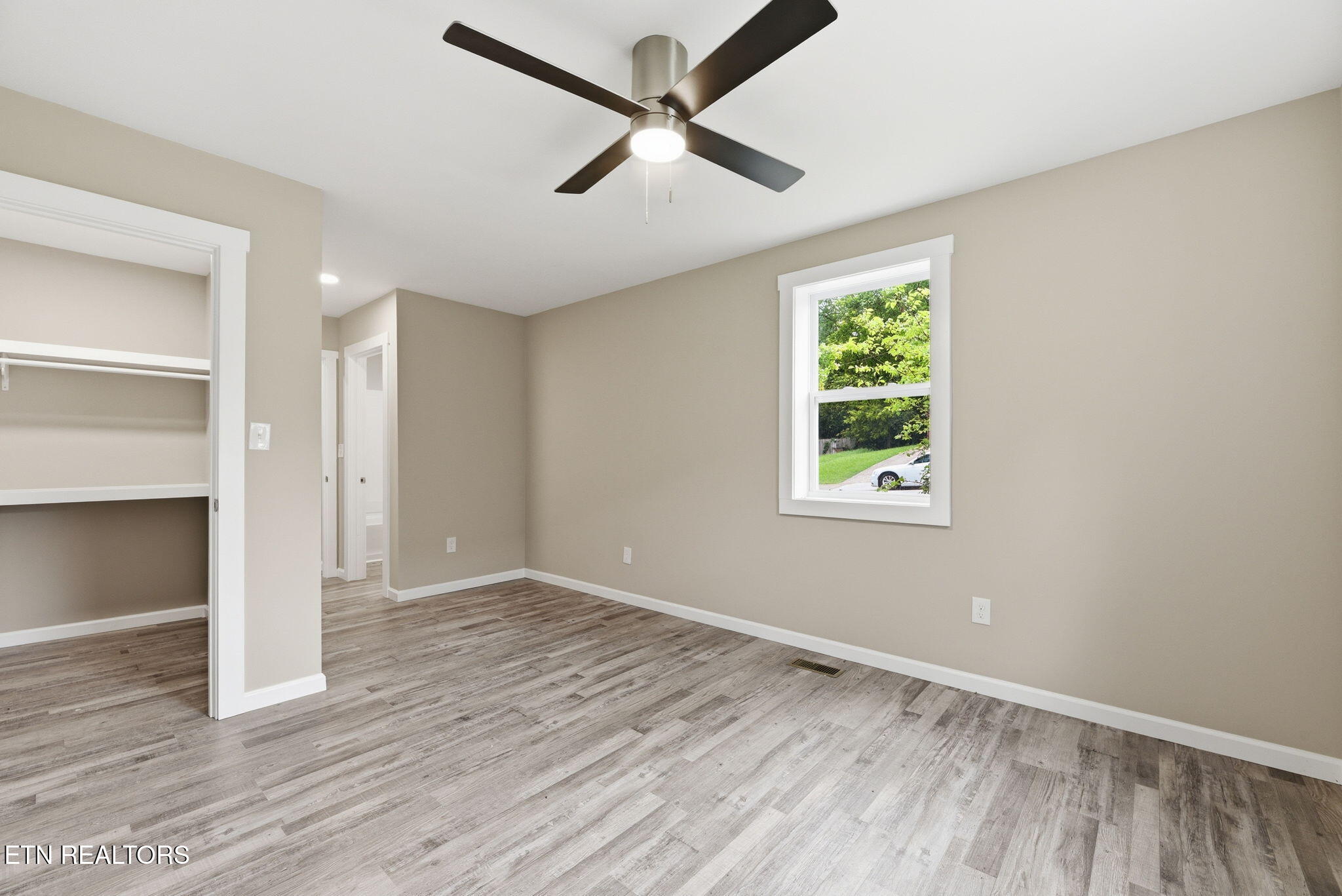 2406 E Glenwood Avenue Knoxville TN 37917