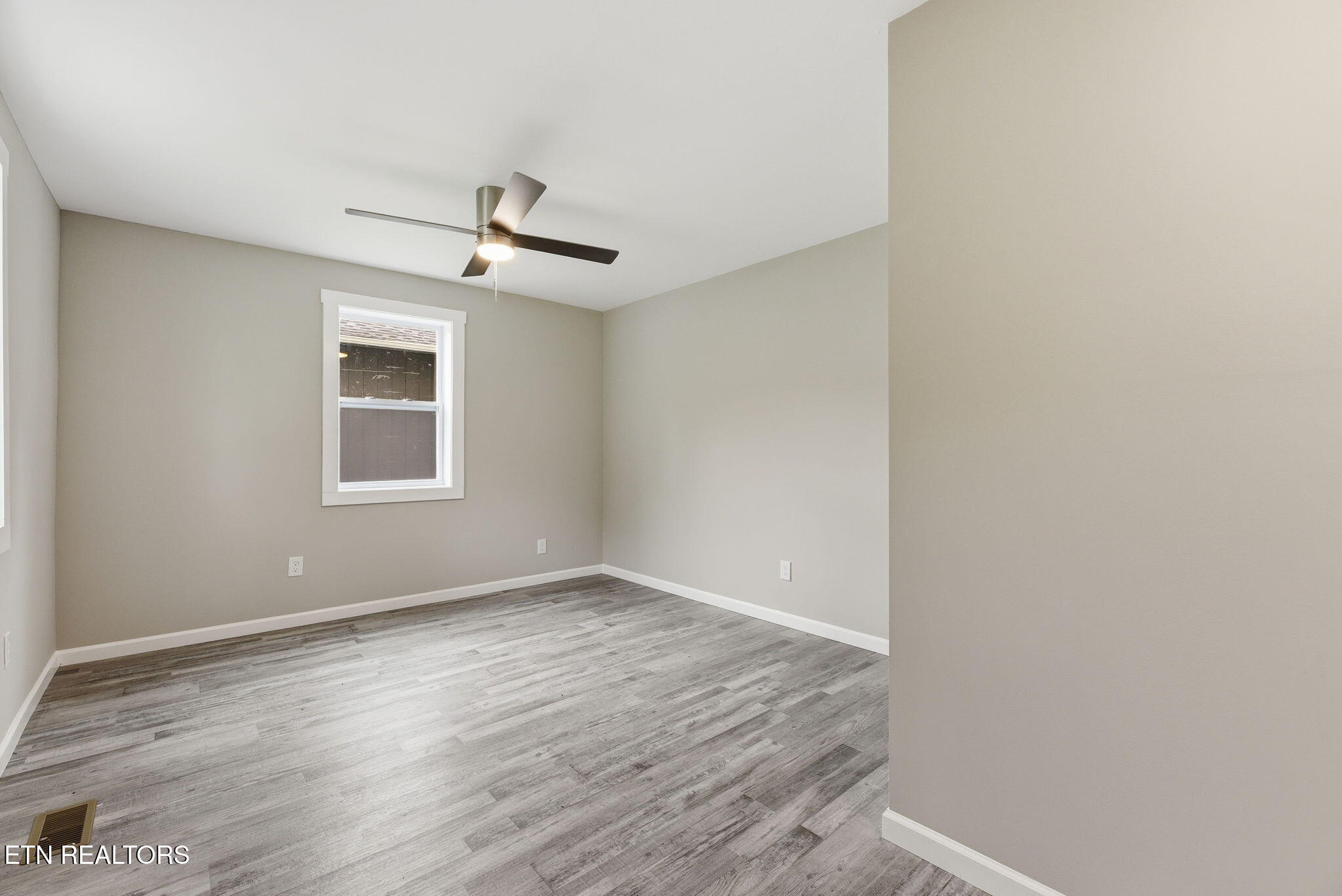 2406 E Glenwood Avenue Knoxville TN 37917