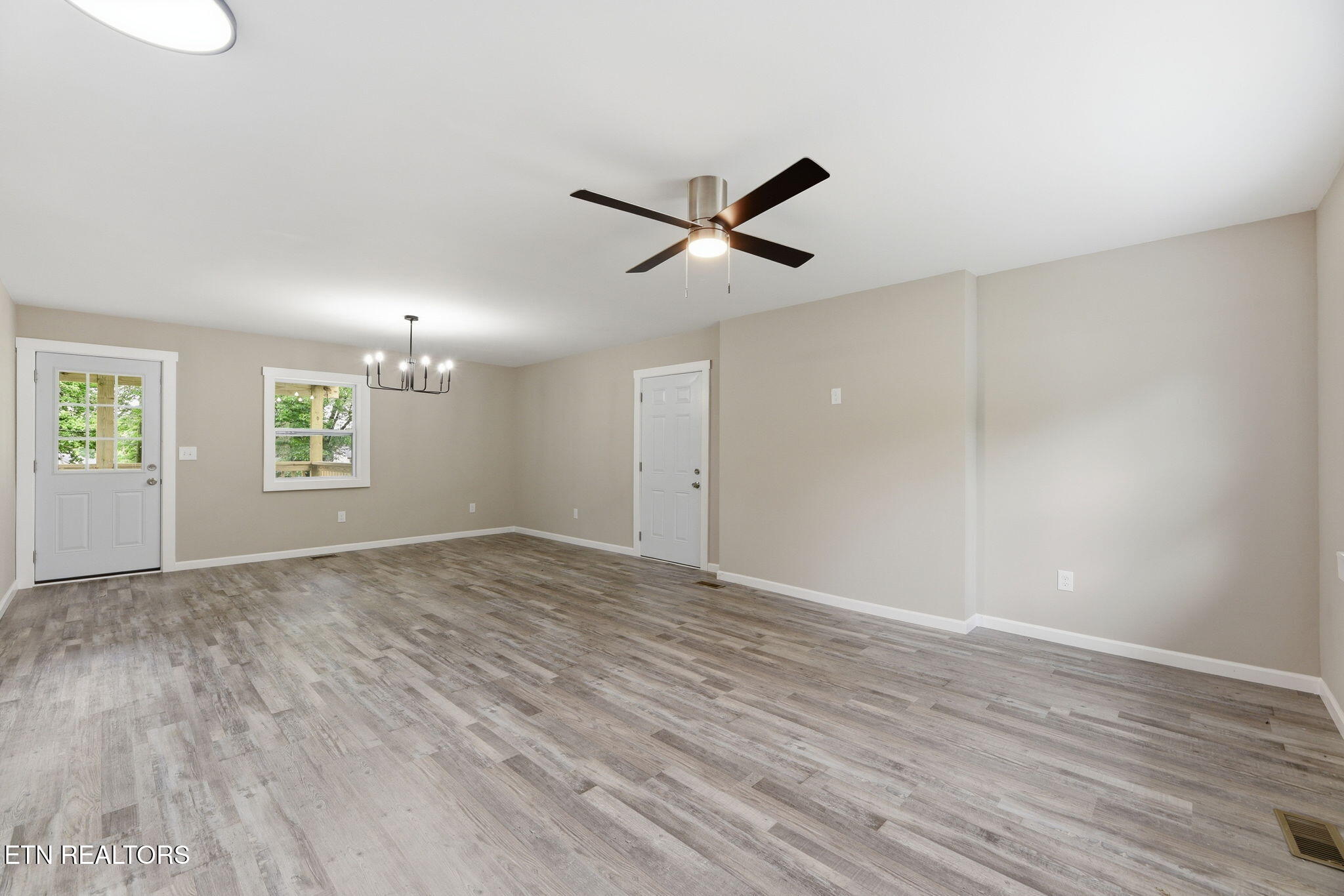 2406 E Glenwood Avenue Knoxville TN 37917