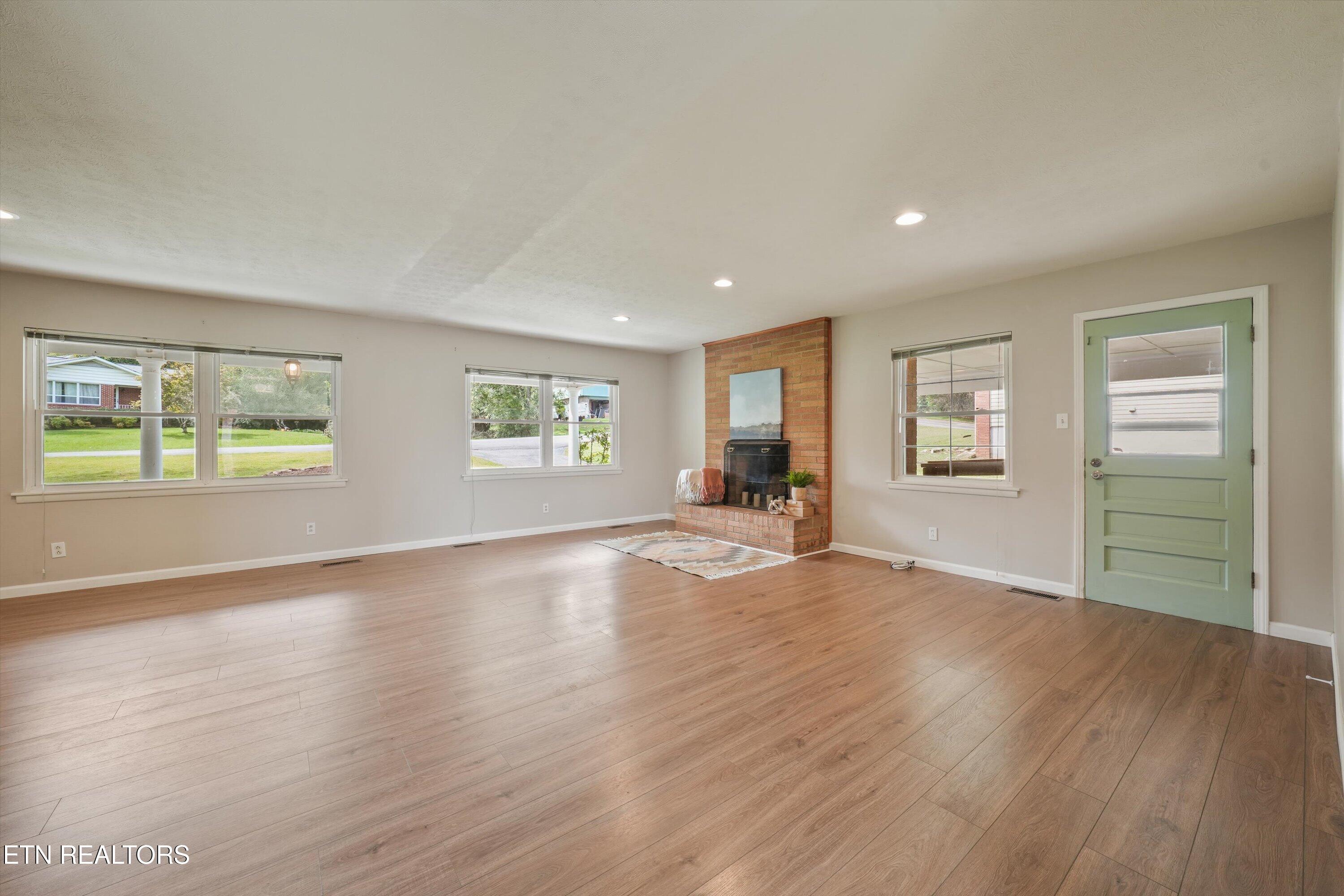 103 Iona Circle Oak Ridge TN 37830