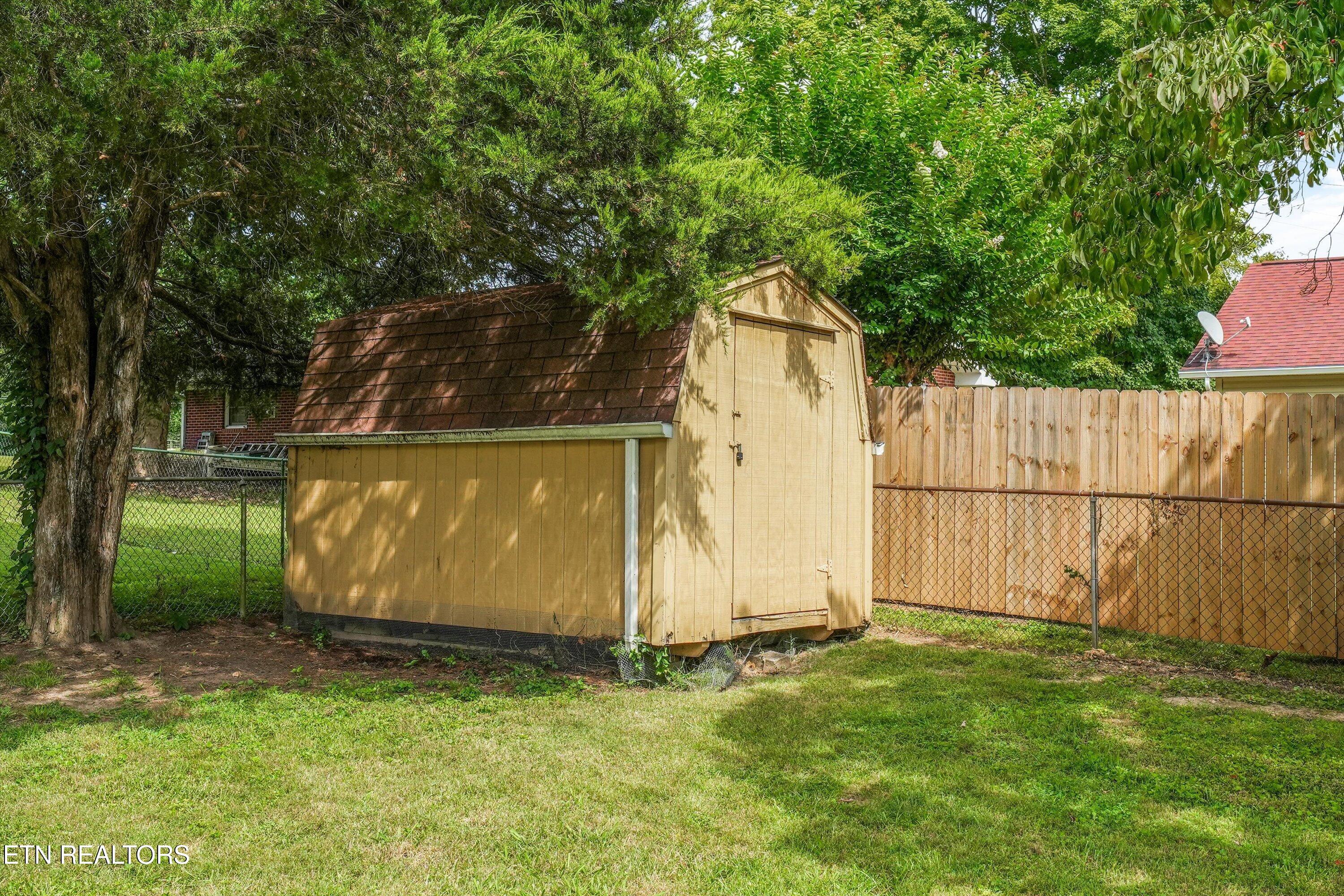 103 Iona Circle Oak Ridge TN 37830