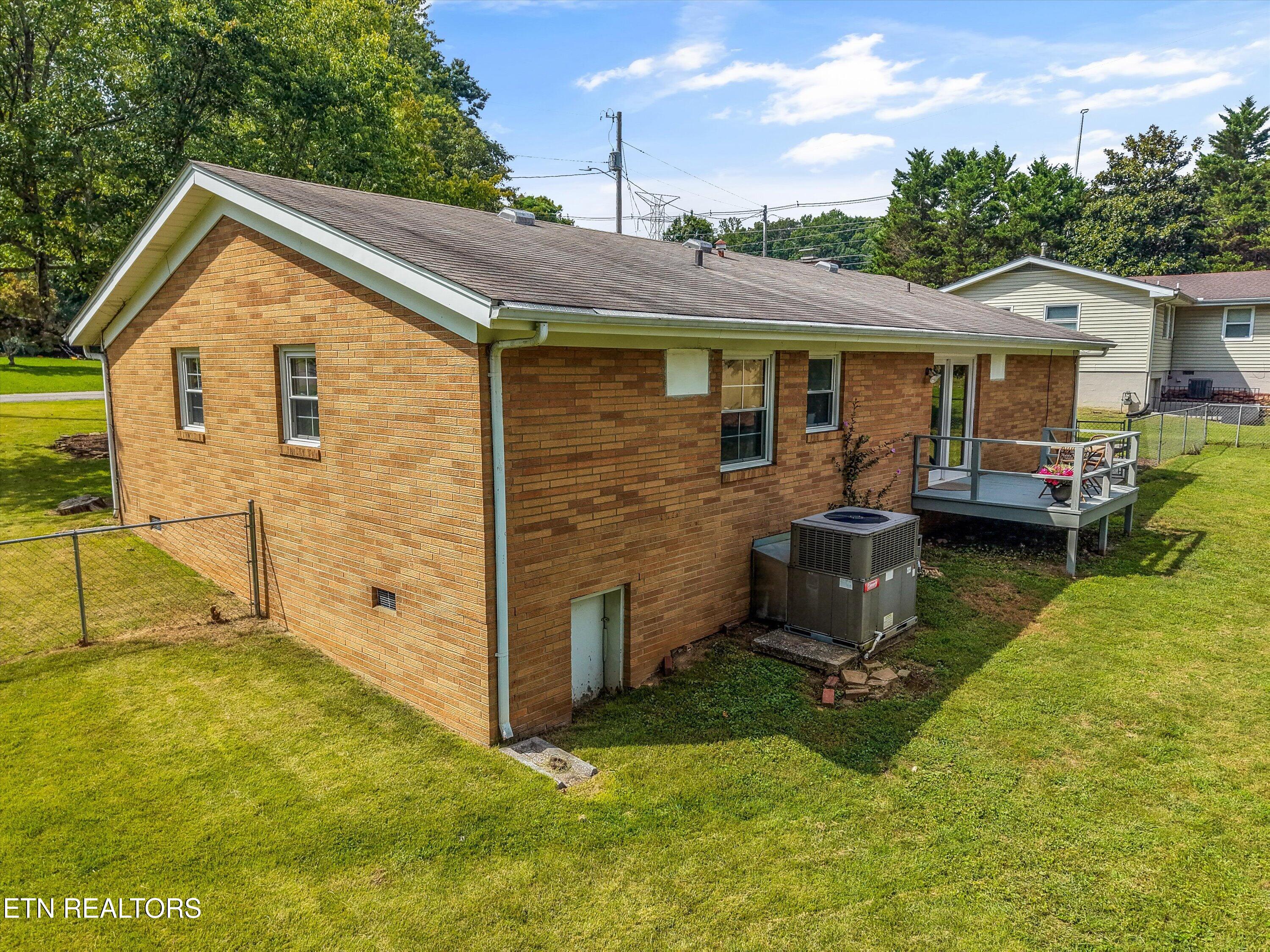 103 Iona Circle Oak Ridge TN 37830
