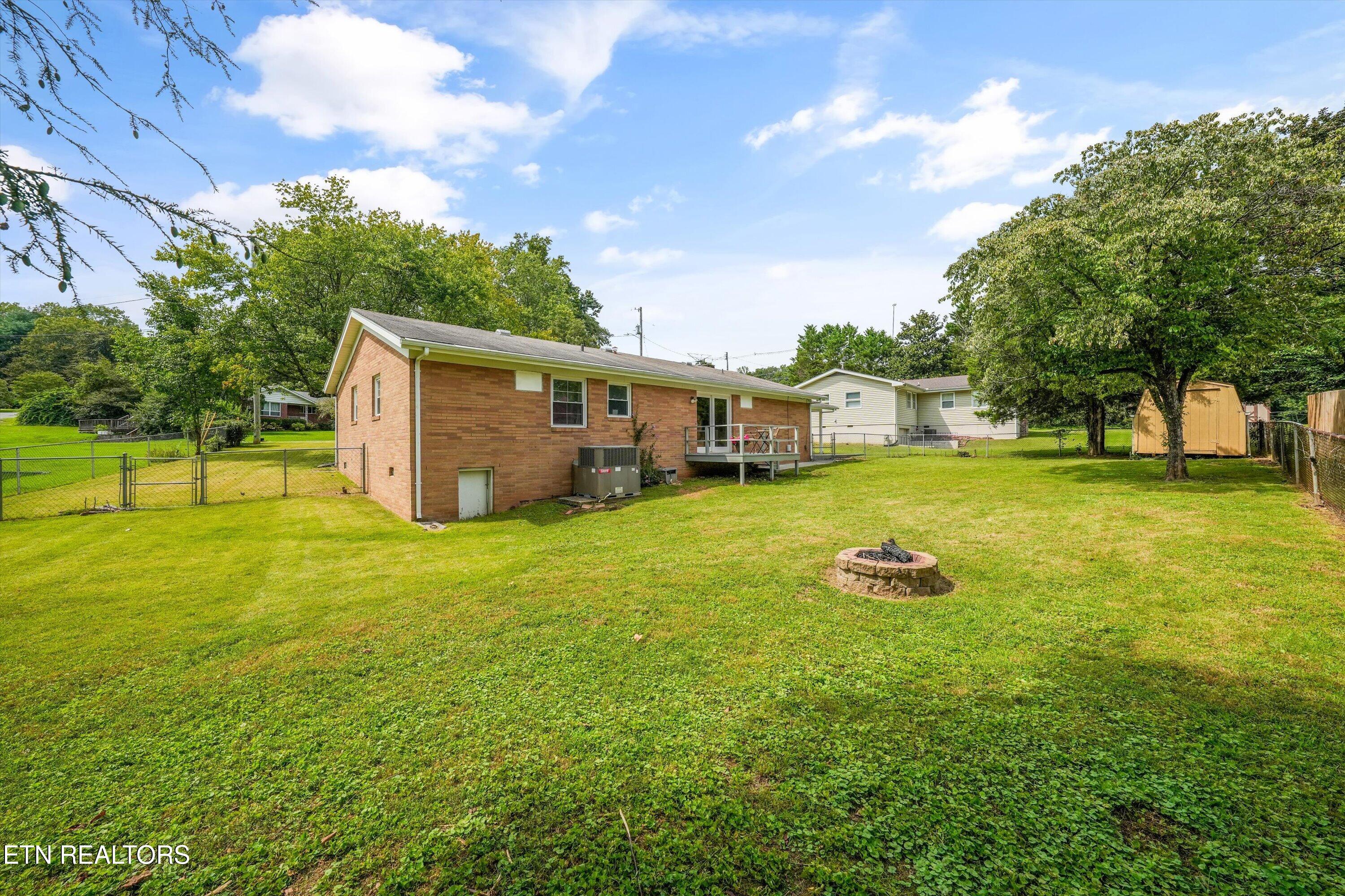 103 Iona Circle Oak Ridge TN 37830