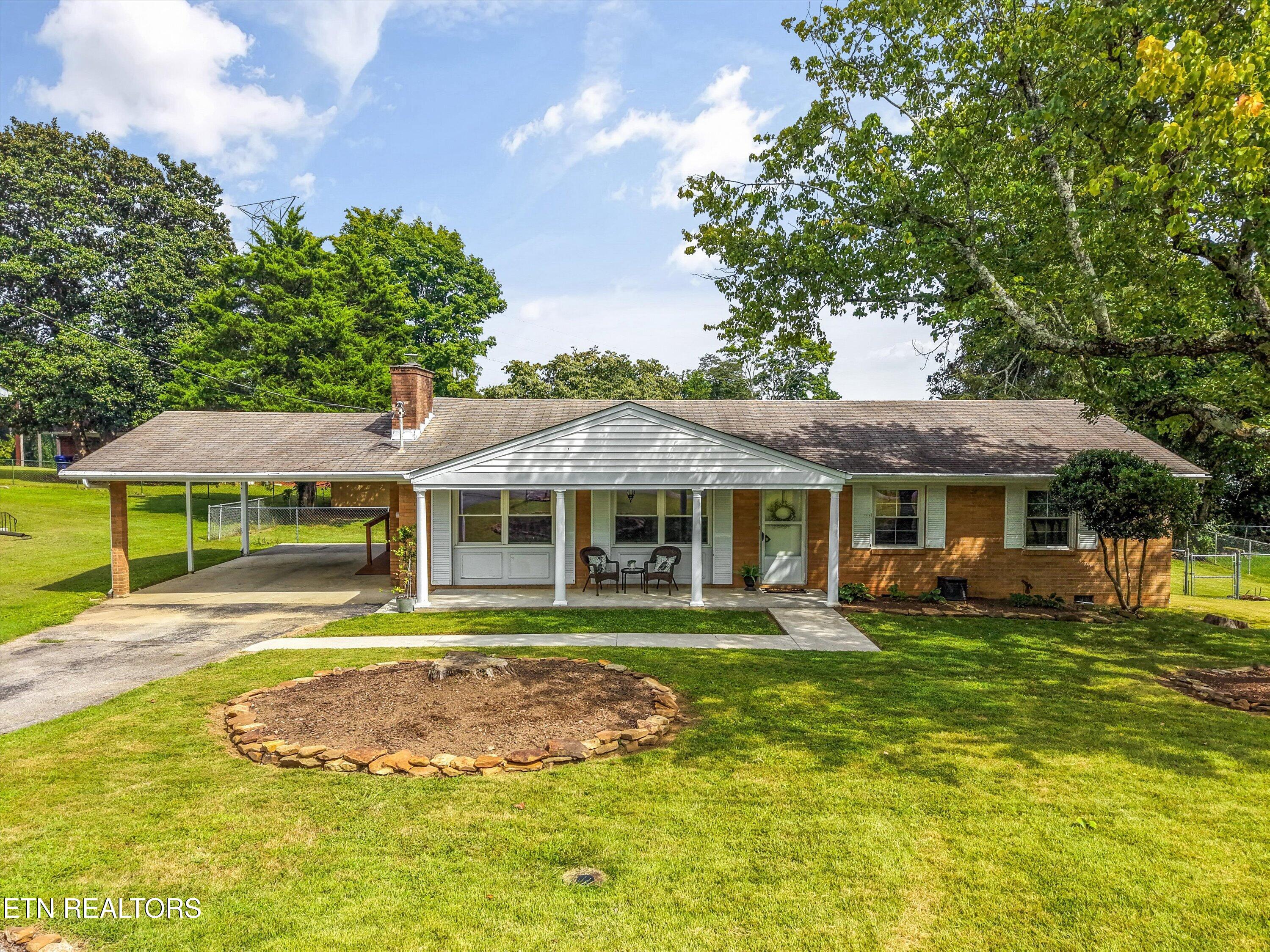 103 Iona Circle Oak Ridge TN 37830