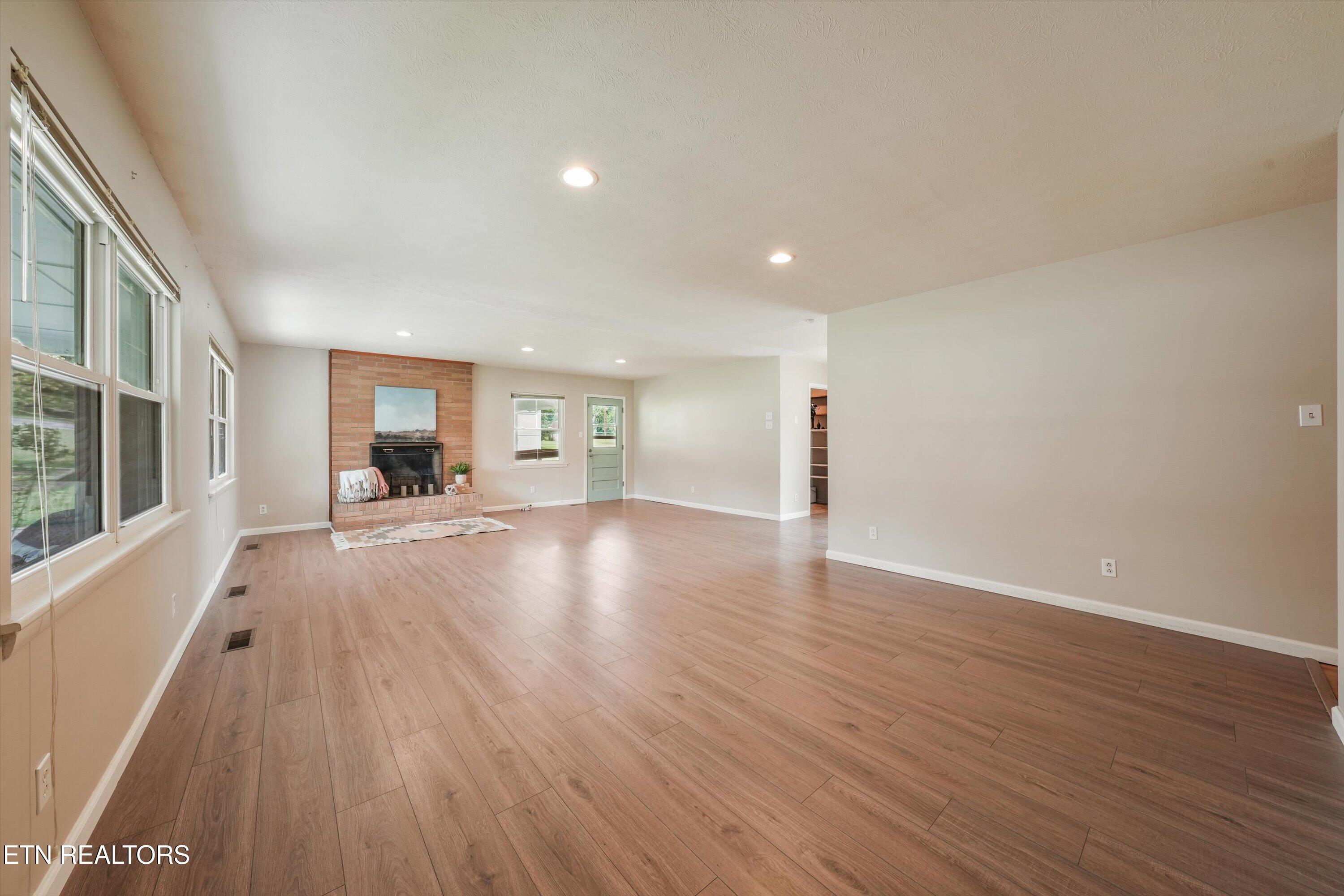 103 Iona Circle Oak Ridge TN 37830