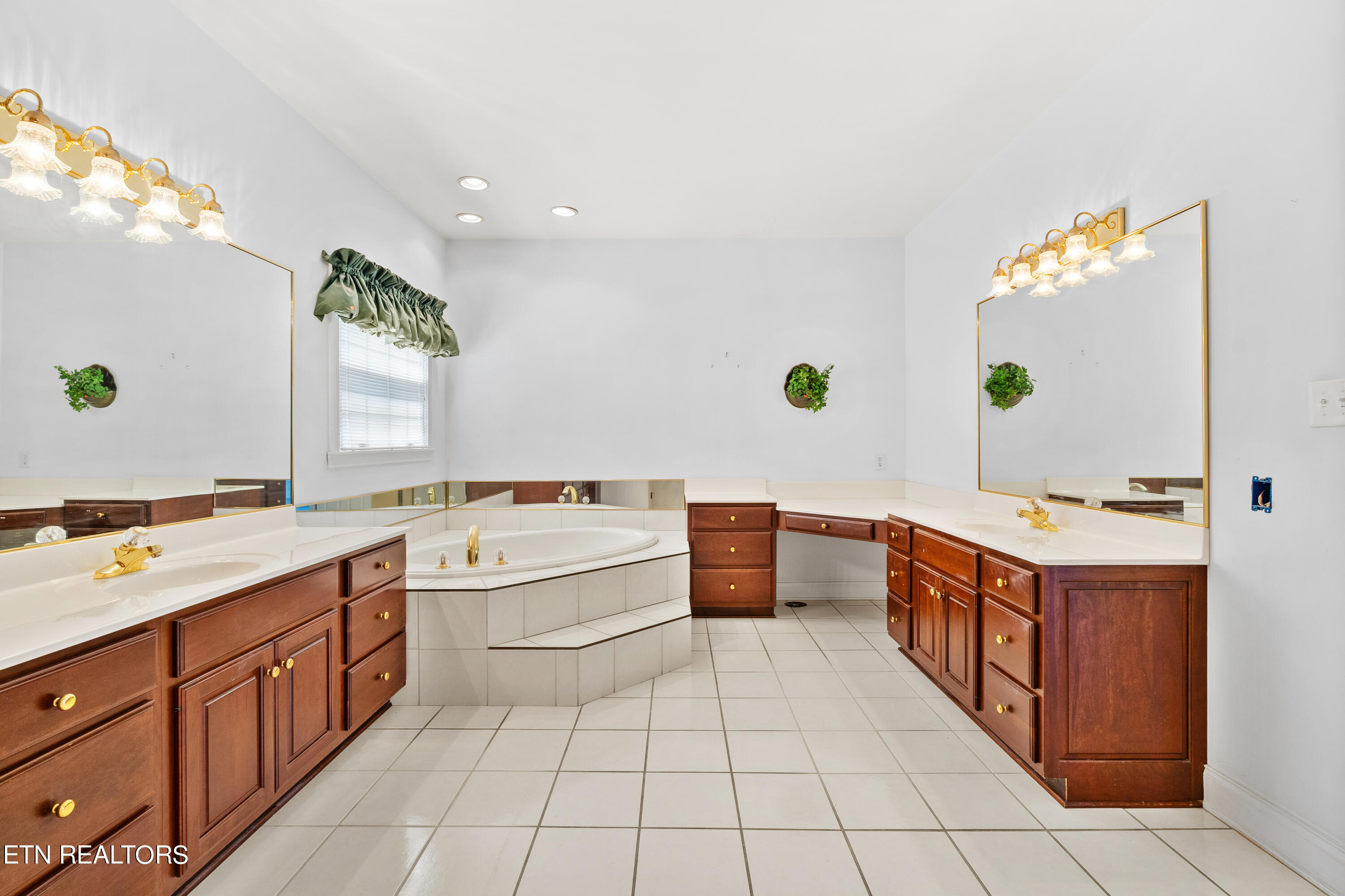 2204 Steven Drive Knoxville TN 37938