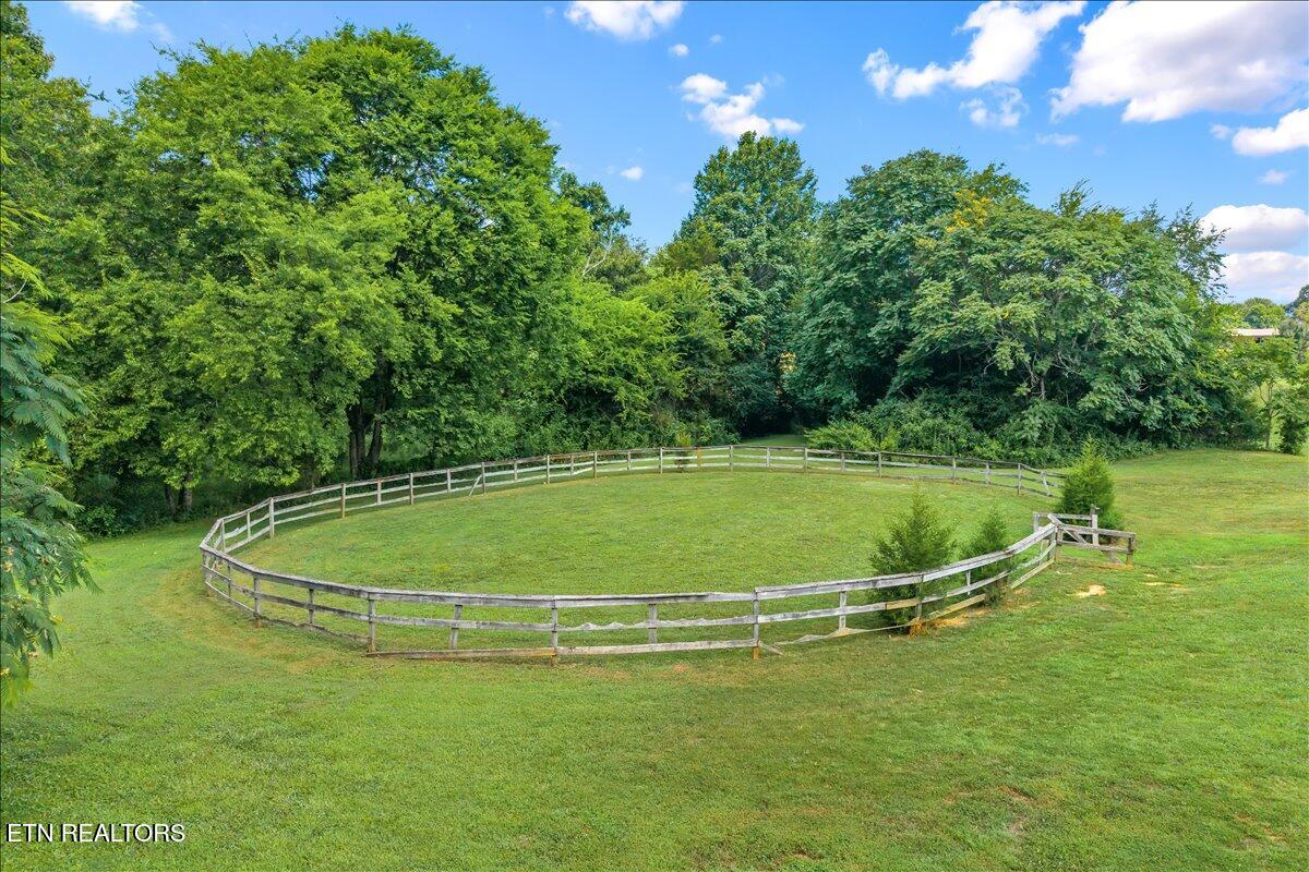 222/225 Summit Road Madisonville TN 37354