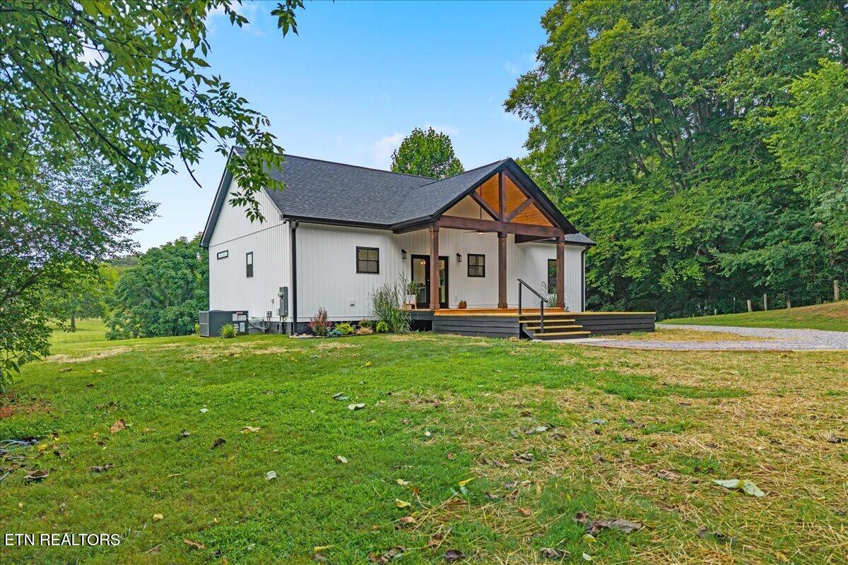 222/225 Summit Road Madisonville TN 37354