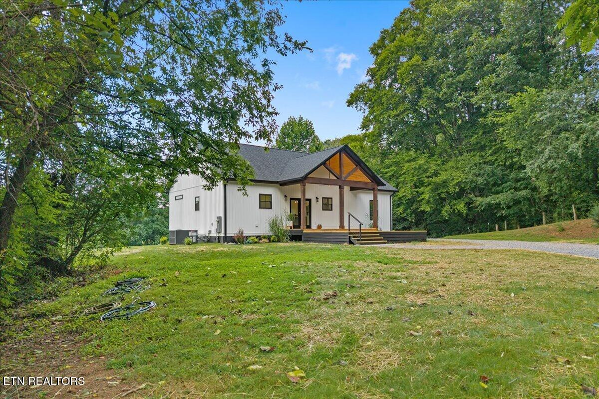 222/225 Summit Road Madisonville TN 37354