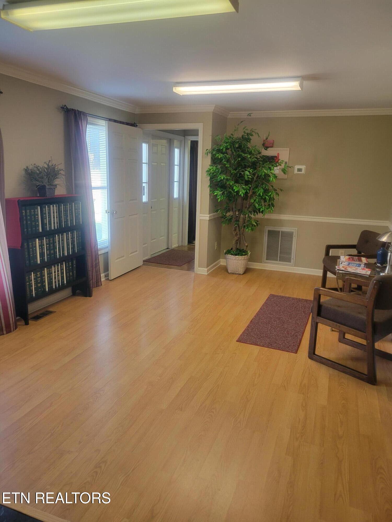 240 W Tennessee Avenue Oak Ridge TN 37830