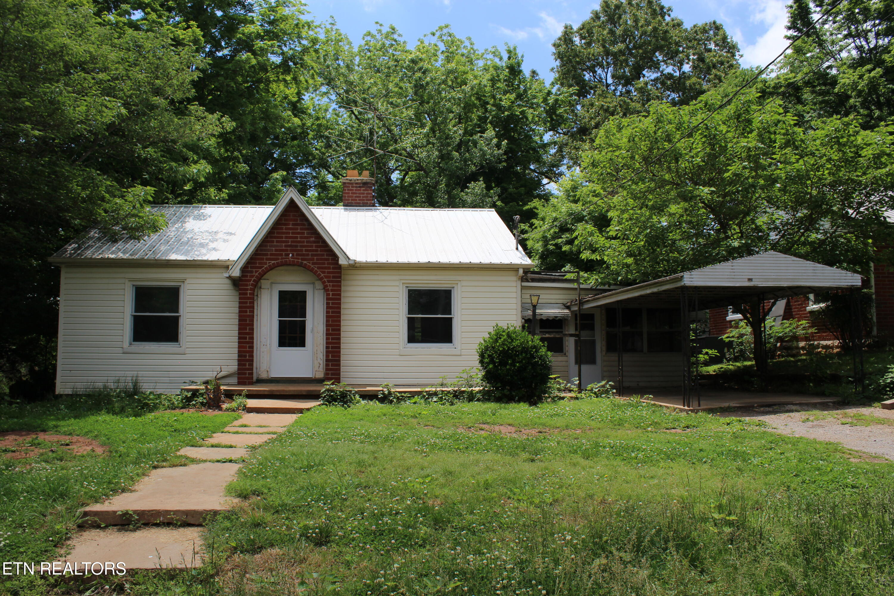 903 W Morris Street Sweetwater TN 37874