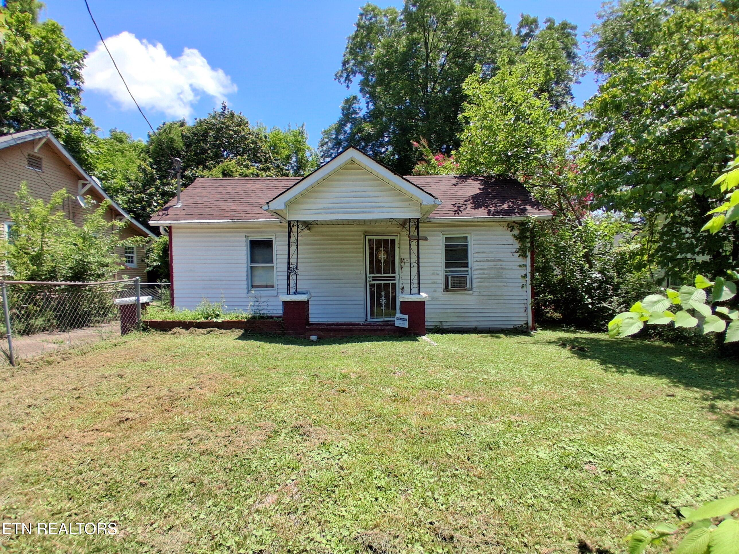 2528 Selma Avenue Knoxville TN 37914