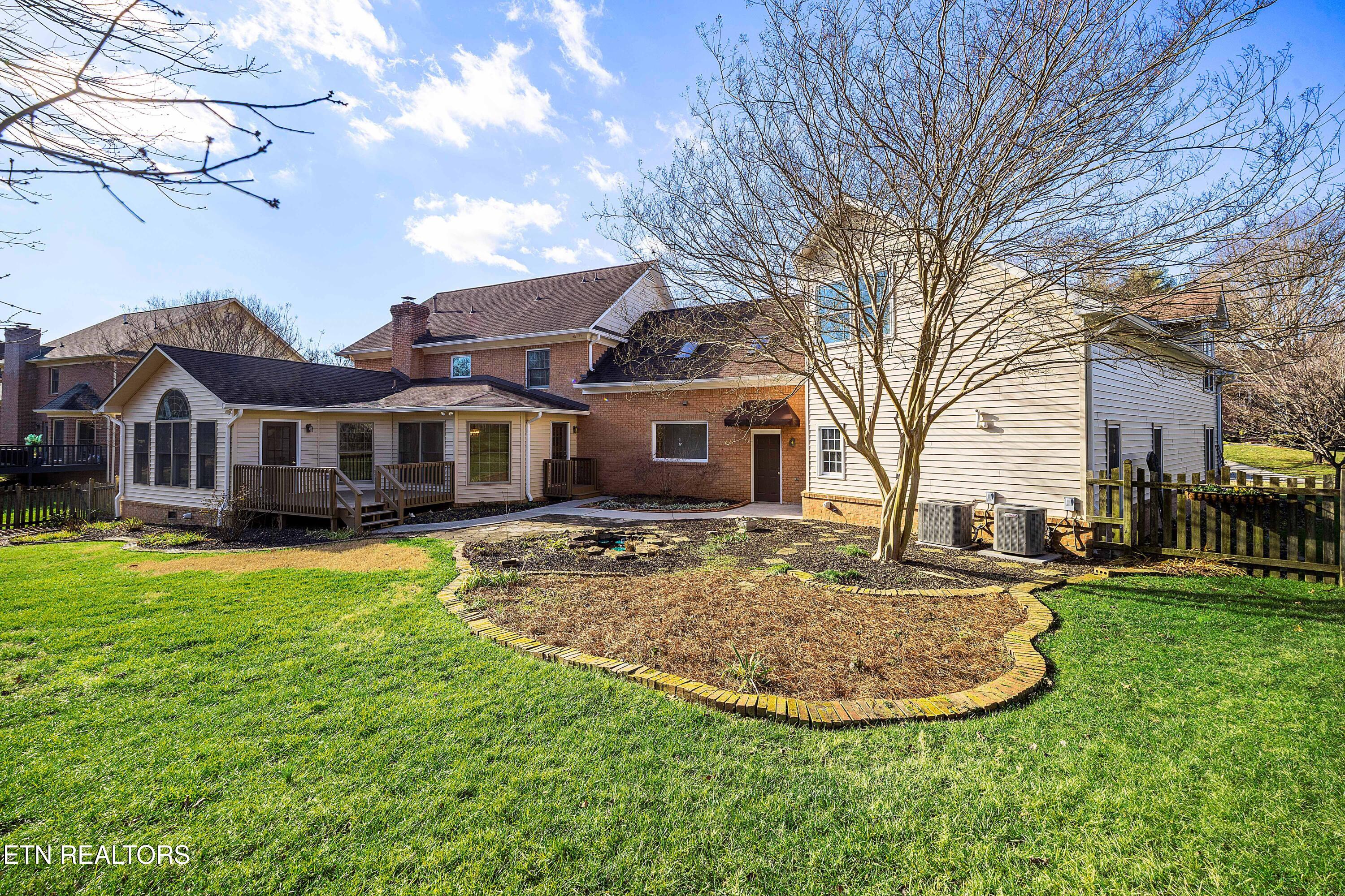 1204 Ashgrove Place Knoxville TN 37919