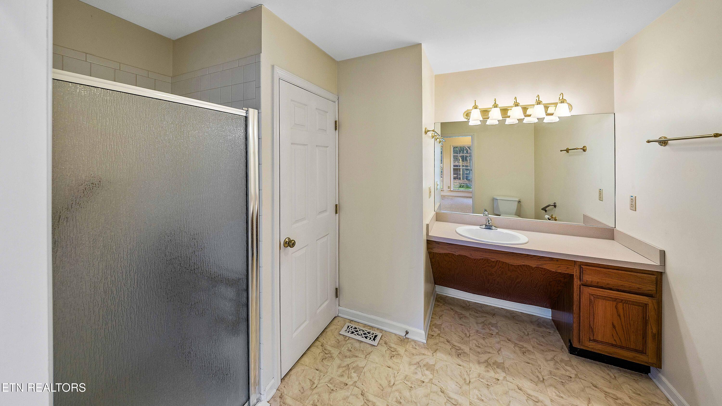 1204 Ashgrove Place Knoxville TN 37919
