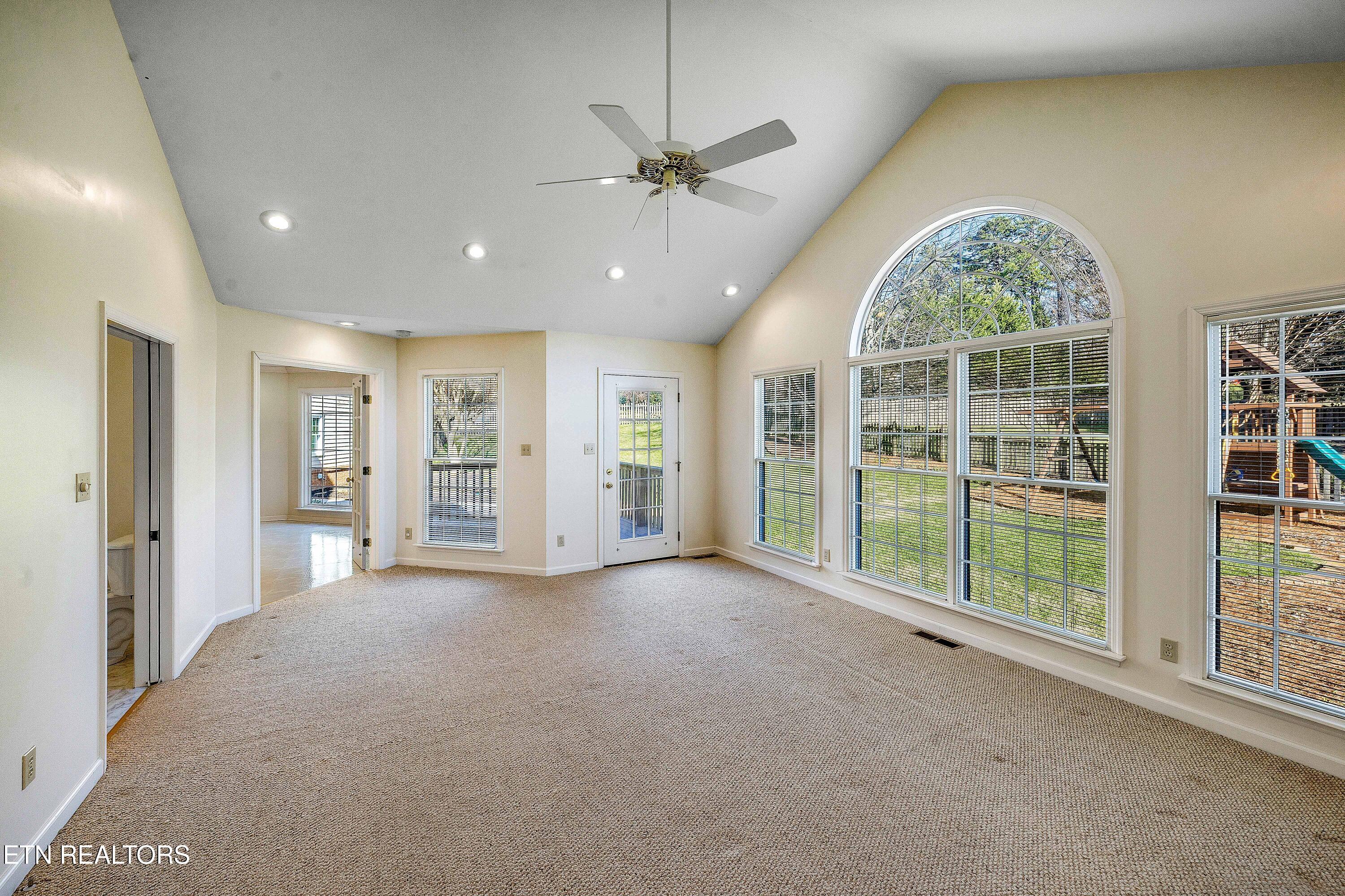 1204 Ashgrove Place Knoxville TN 37919