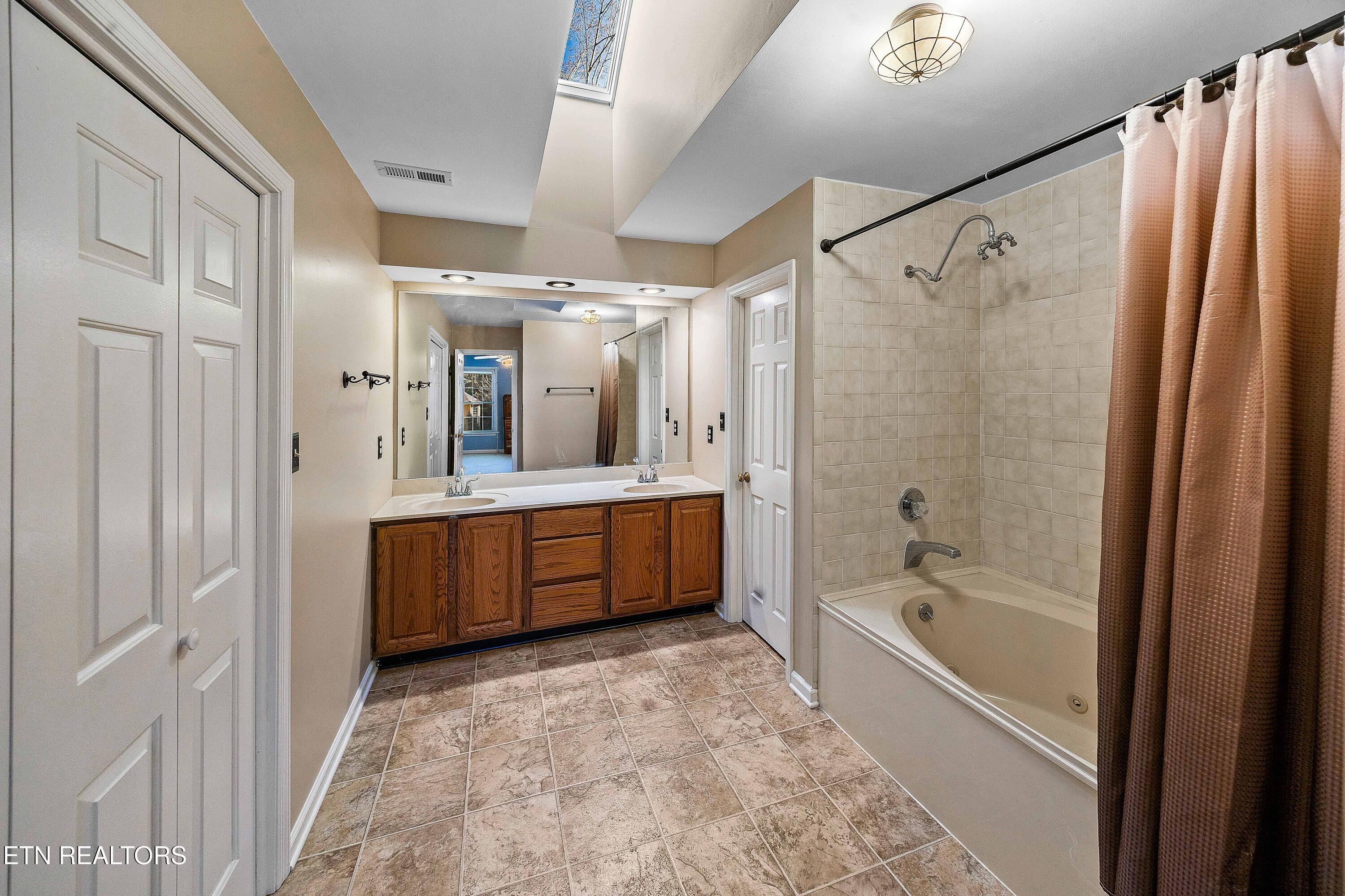 1204 Ashgrove Place Knoxville TN 37919