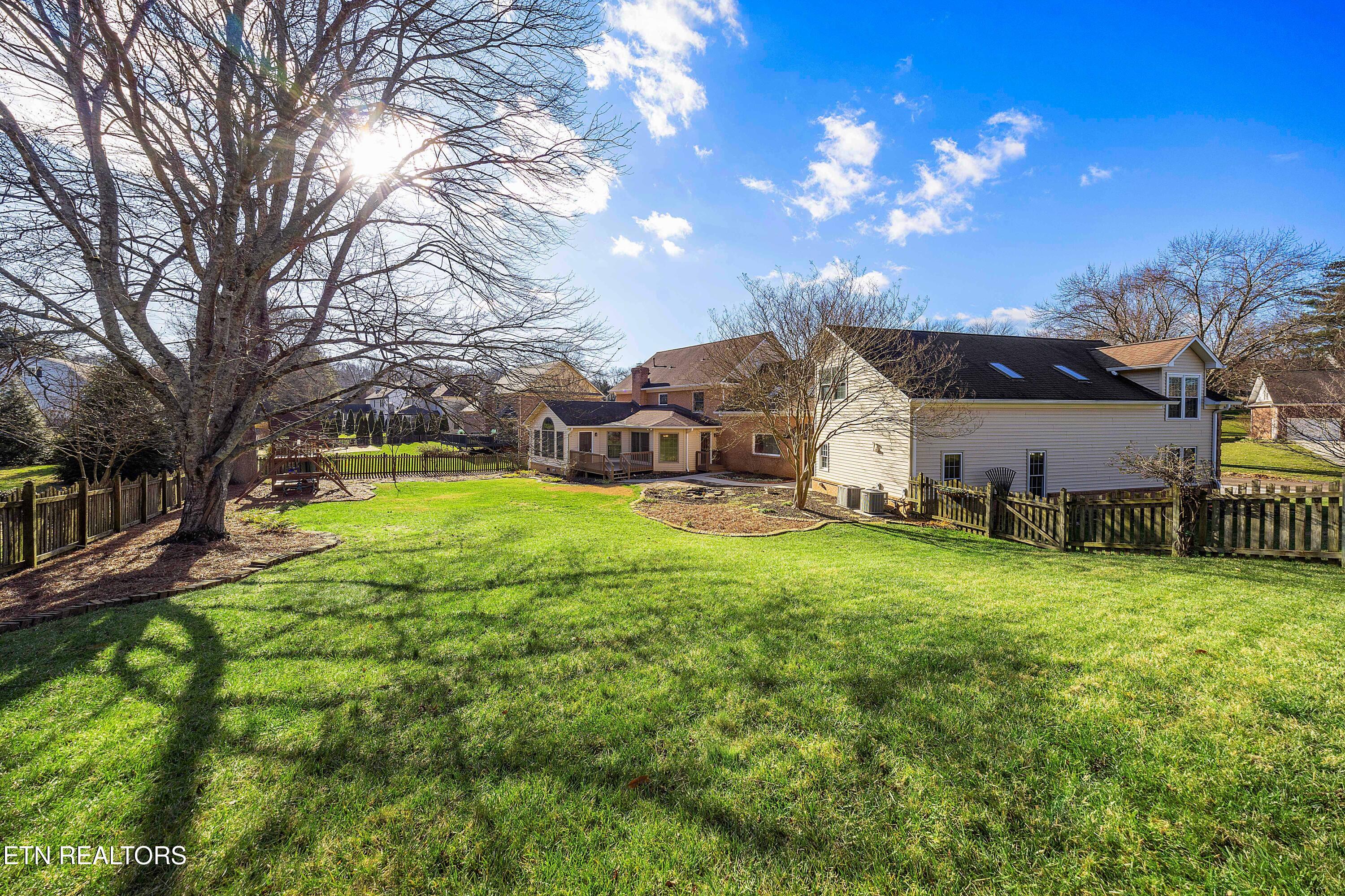 1204 Ashgrove Place Knoxville TN 37919